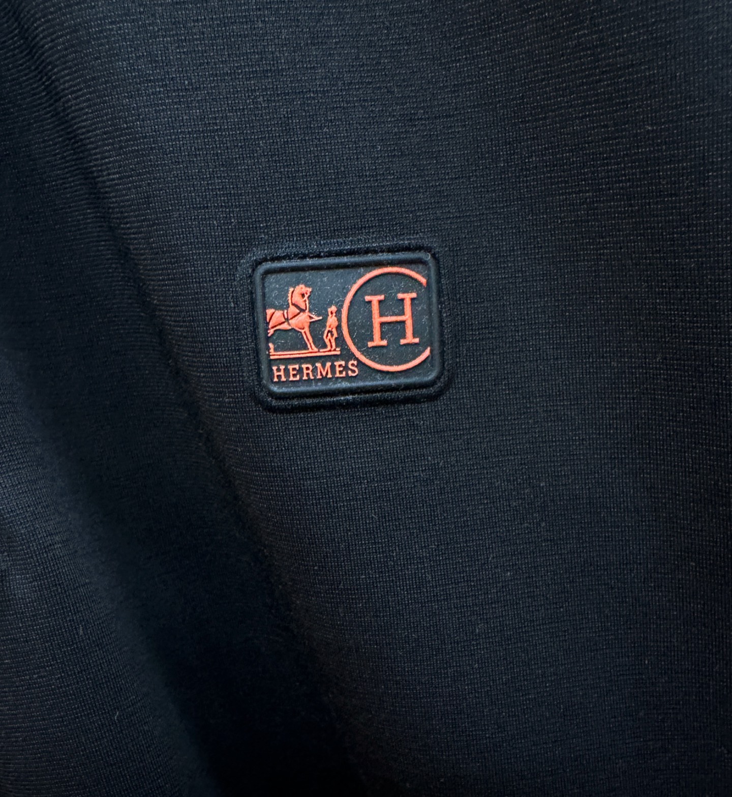 Hermès爱马仕 2026春夏新款首发专柜最新款翻领短袖，定制面料，高端订制 设计前卫时尚！品牌log