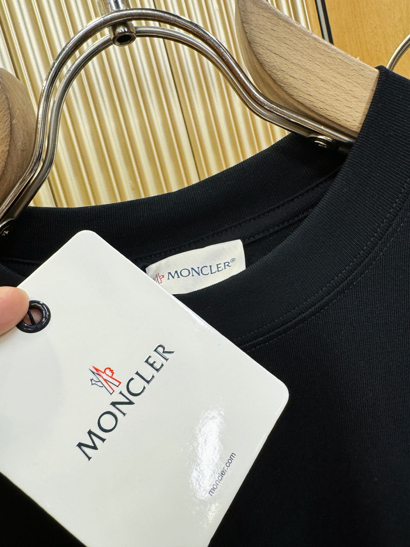 Moncler蒙口 顶级品质 2026新品短袖！原版定制面料，手感柔软。顶级进口私货，时尚设计潮流短袖，