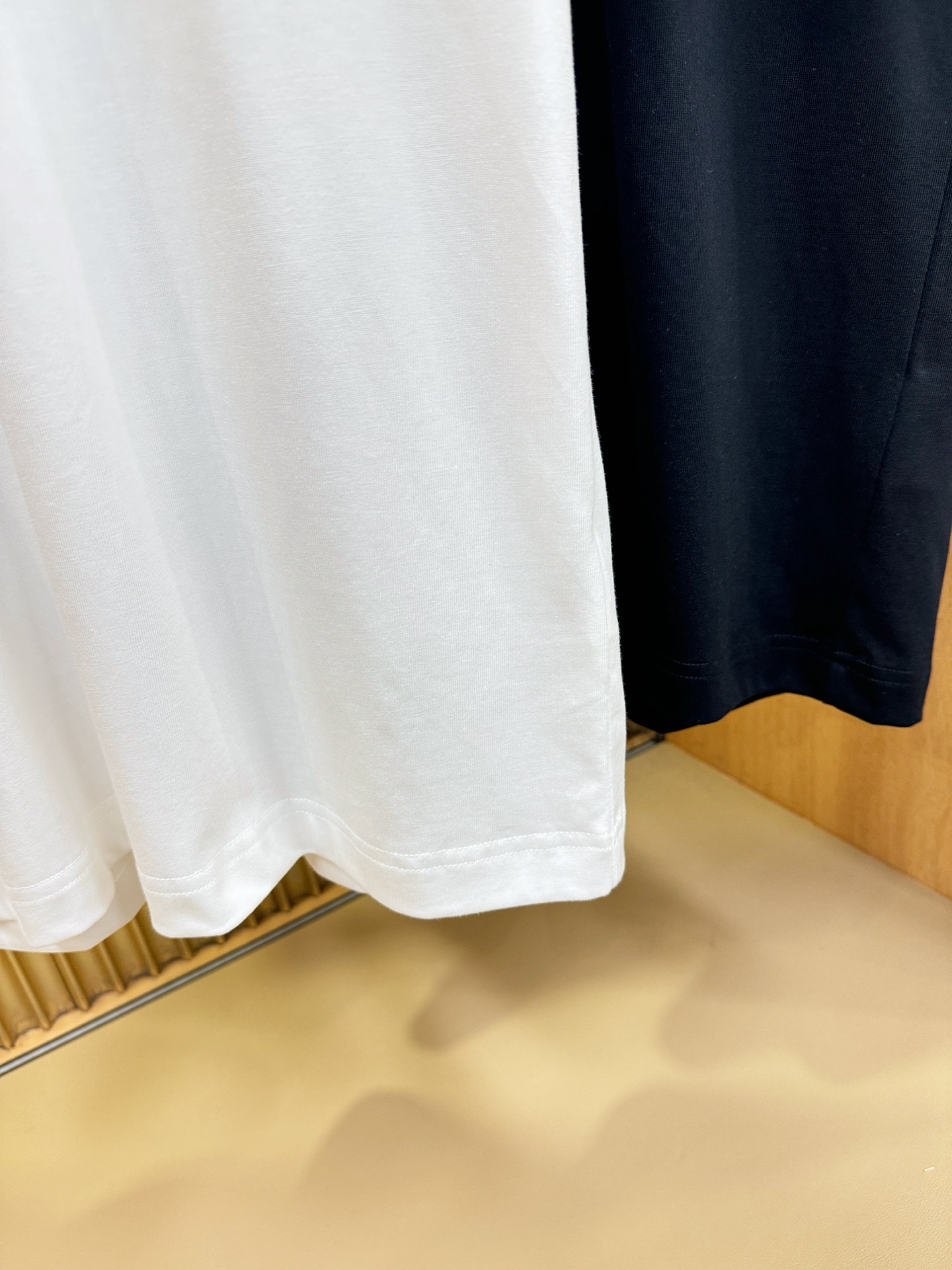 Moncler蒙口 顶级品质 2026新品短袖！原版定制面料，手感柔软。顶级进口私货，时尚设计潮流短袖，