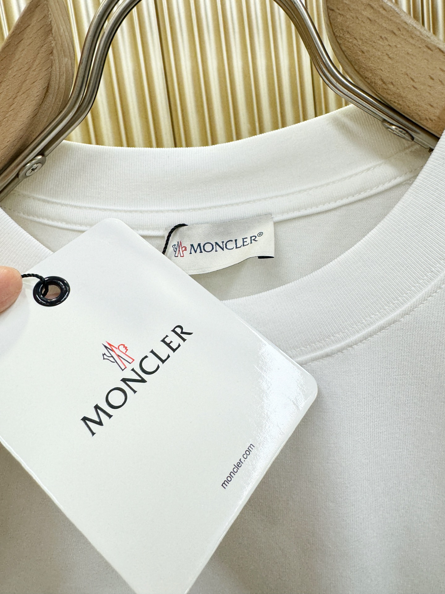 Moncler蒙口 顶级品质 2026新品短袖！原版定制面料，手感柔软。顶级进口私货，时尚设计潮流短袖，