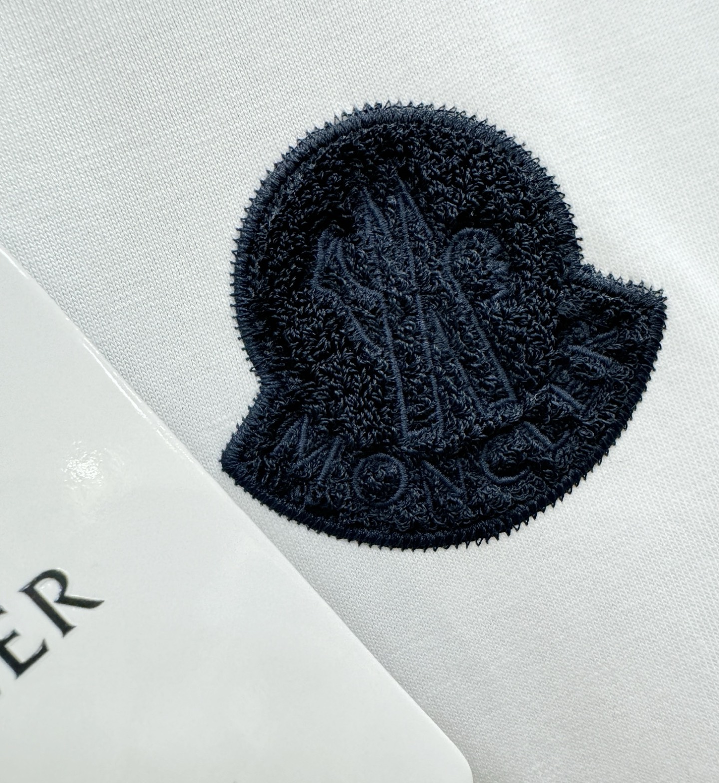 Moncler蒙口 顶级品质 2026新品短袖！原版定制面料，手感柔软。顶级进口私货，时尚设计潮流短袖，