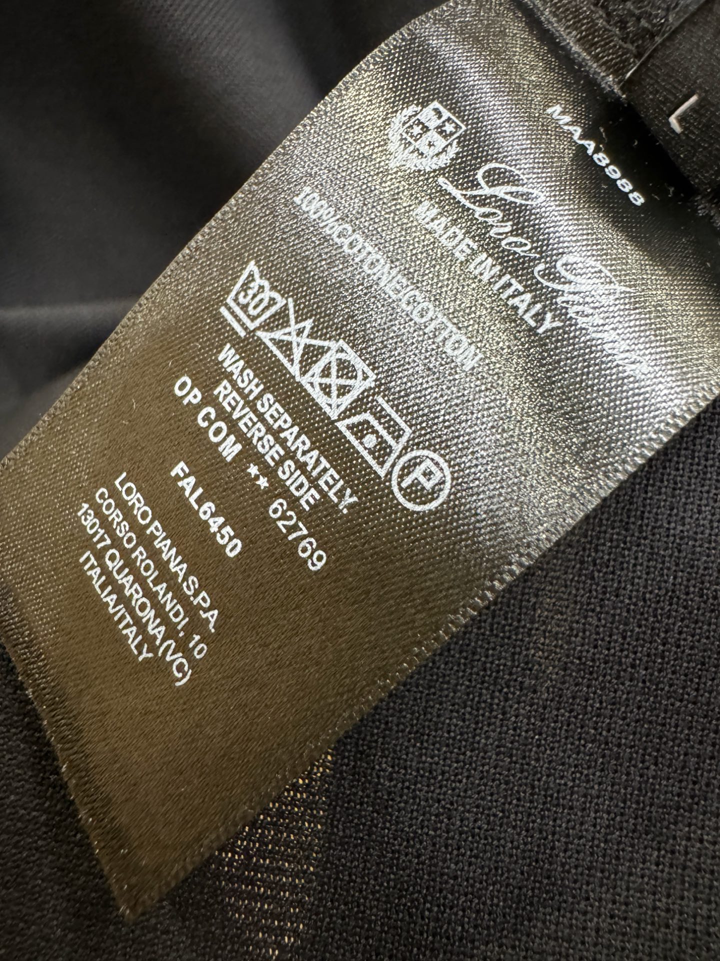 loro Piana诺悠翩雅 2026春夏新款首发专柜最新款翻领短袖，定制面料，高端订制 设计前卫时尚！