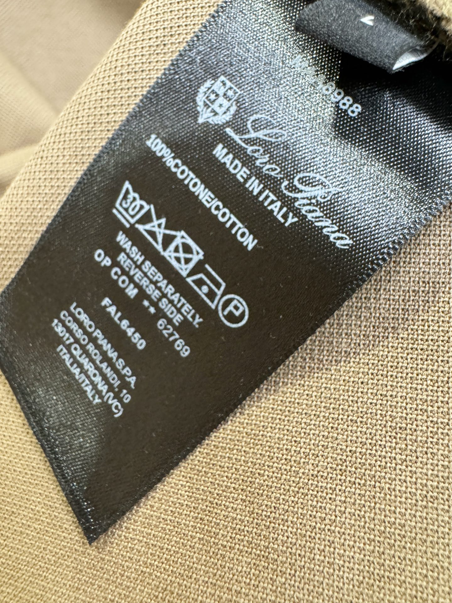 loro Piana诺悠翩雅 2026春夏新款首发专柜最新款翻领短袖，定制面料，高端订制 设计前卫时尚！