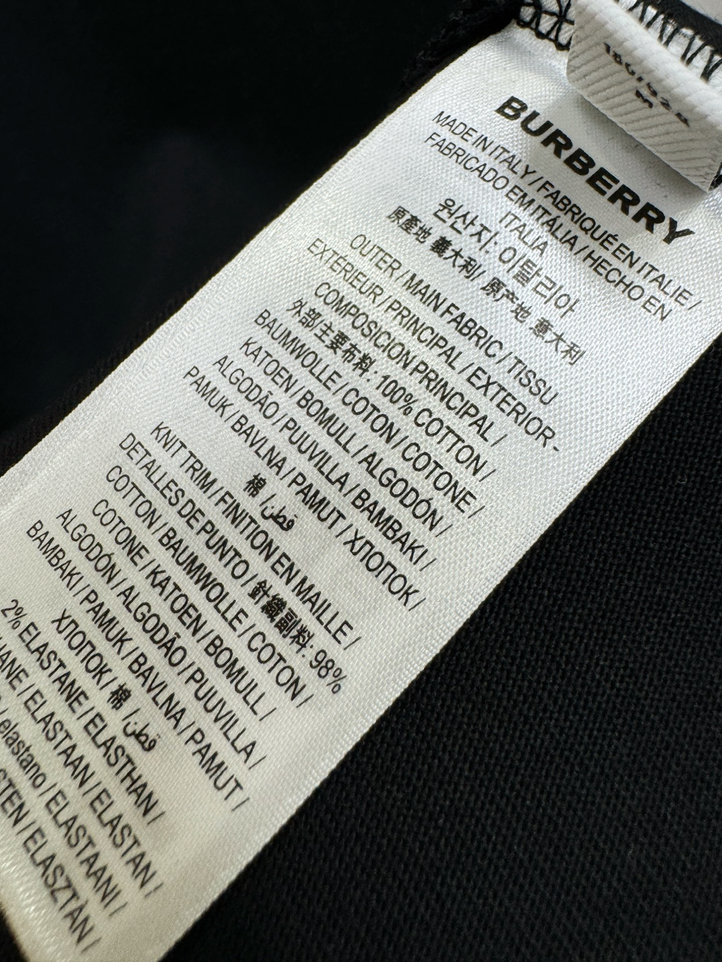 BURBERRY巴宝莉 顶级品质 2026新品短袖！原版定制面料，手感柔软。顶级进口私货，时尚设计潮流短