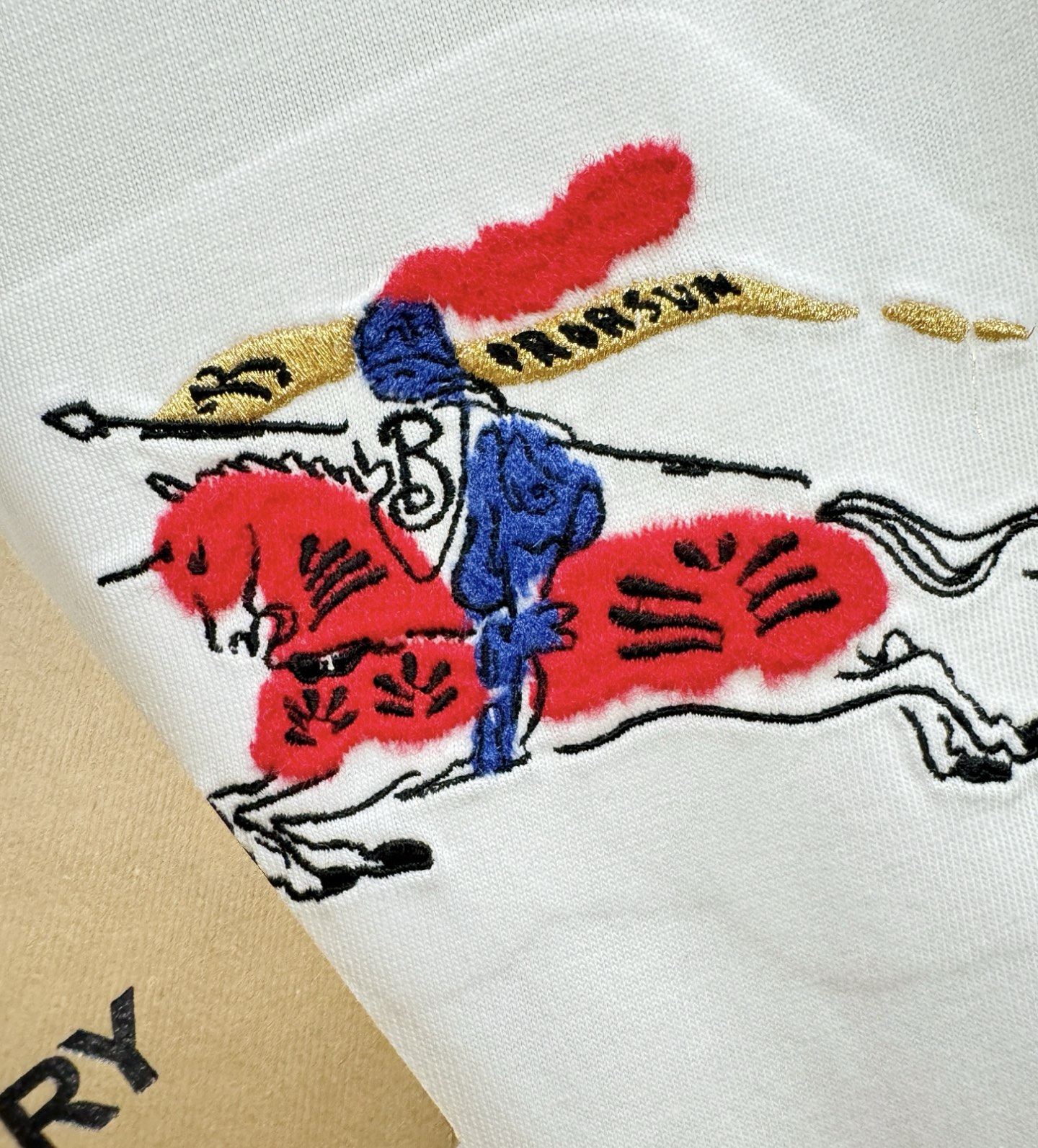 BURBERRY巴宝莉 顶级品质 2026新品短袖！原版定制面料，手感柔软。顶级进口私货，时尚设计潮流短