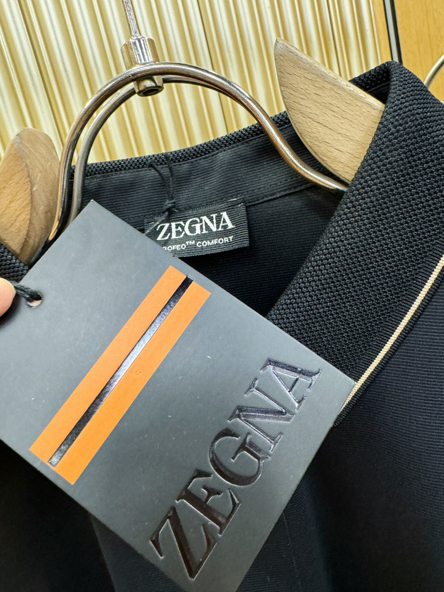 Ermenegildo zeg*a杰*亚 2026春夏新款首发专柜最新款翻领短袖，冰丝面料，清爽透气。高