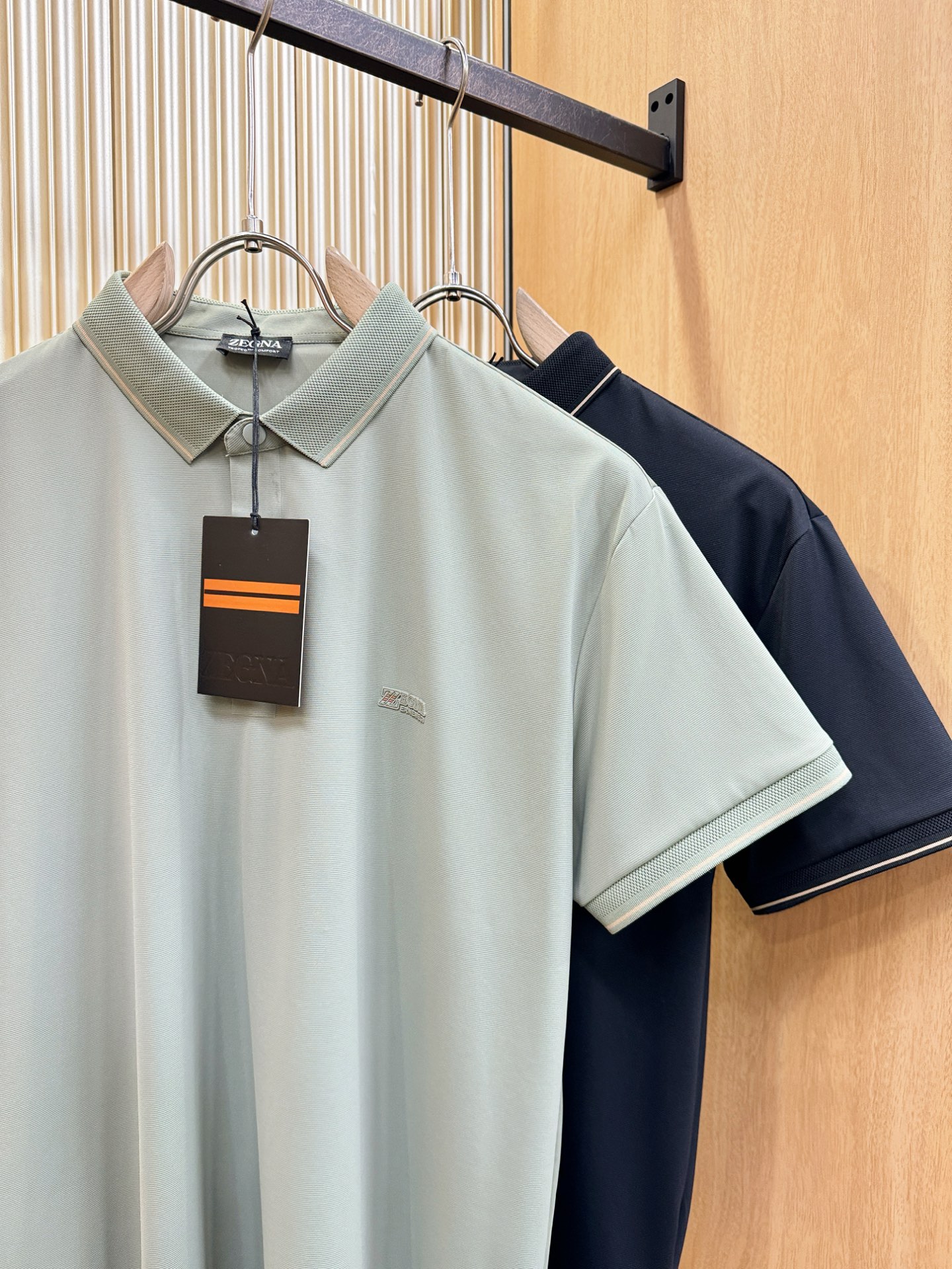 Ermenegildo zeg*a杰*亚 2026春夏新款首发专柜最新款翻领短袖，冰丝面料，清爽透气。高