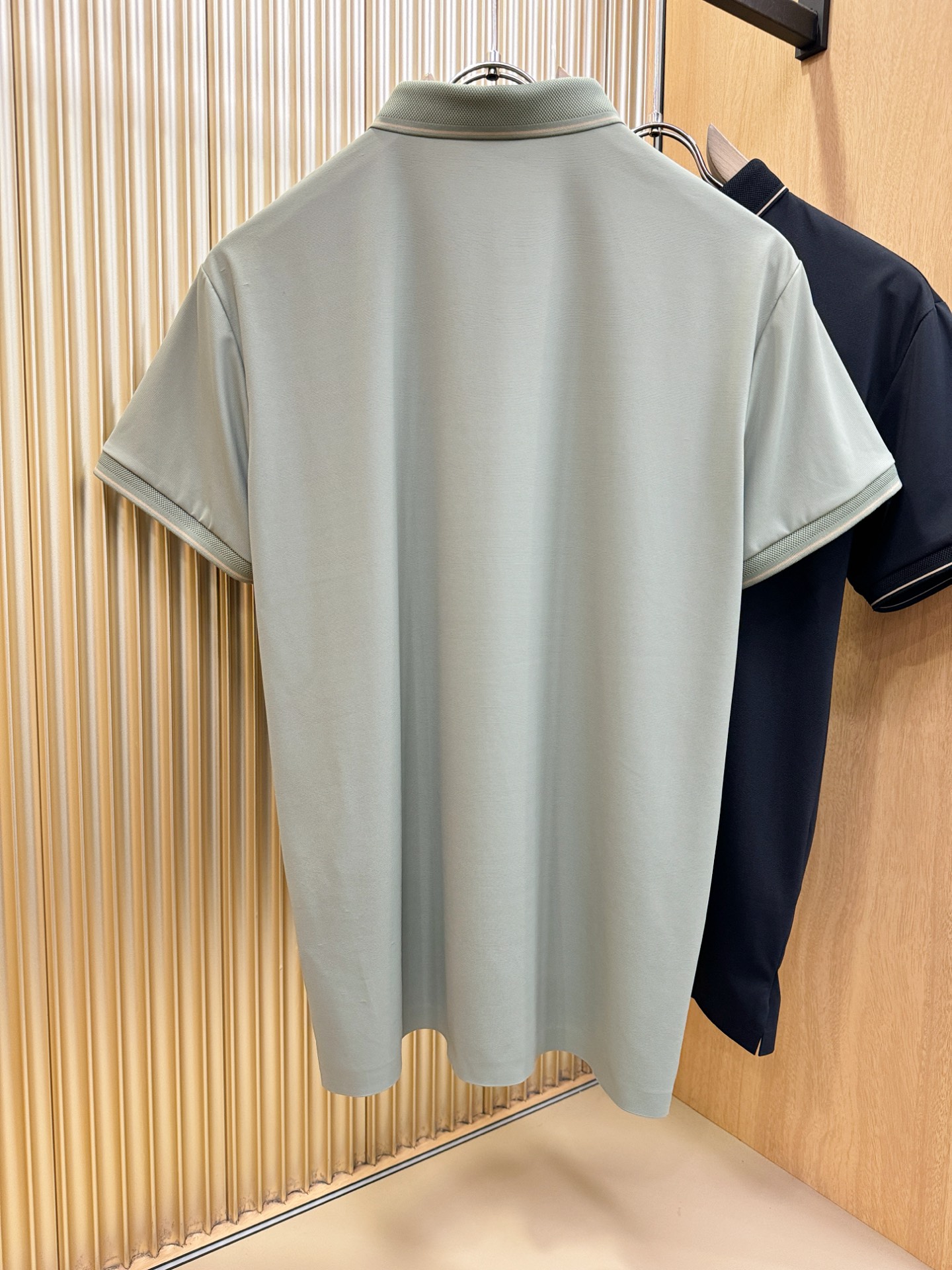 Ermenegildo zeg*a杰*亚 2026春夏新款首发专柜最新款翻领短袖，冰丝面料，清爽透气。高