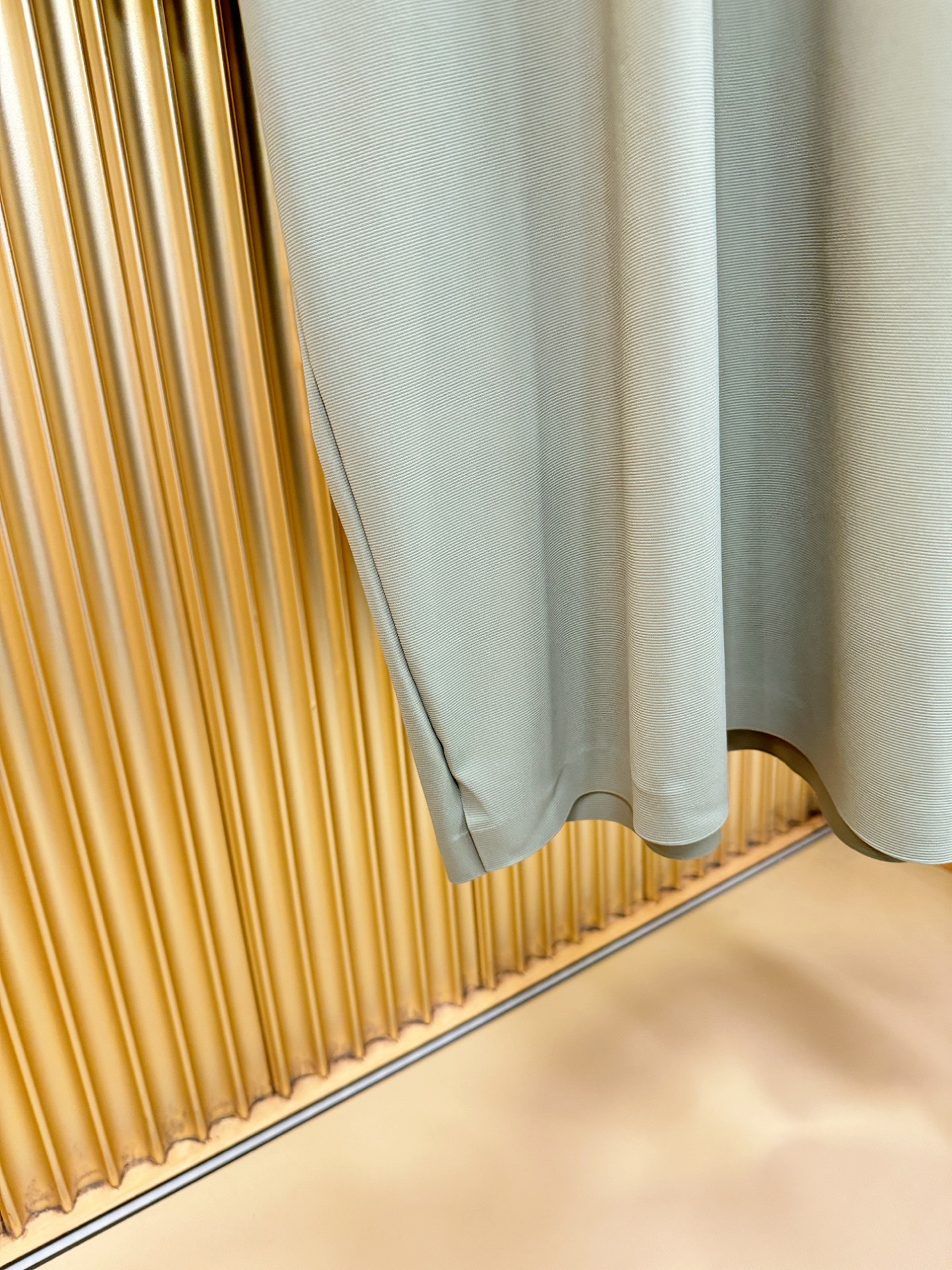 Ermenegildo zeg*a杰*亚 2026春夏新款首发专柜最新款翻领短袖，冰丝面料，清爽透气。高