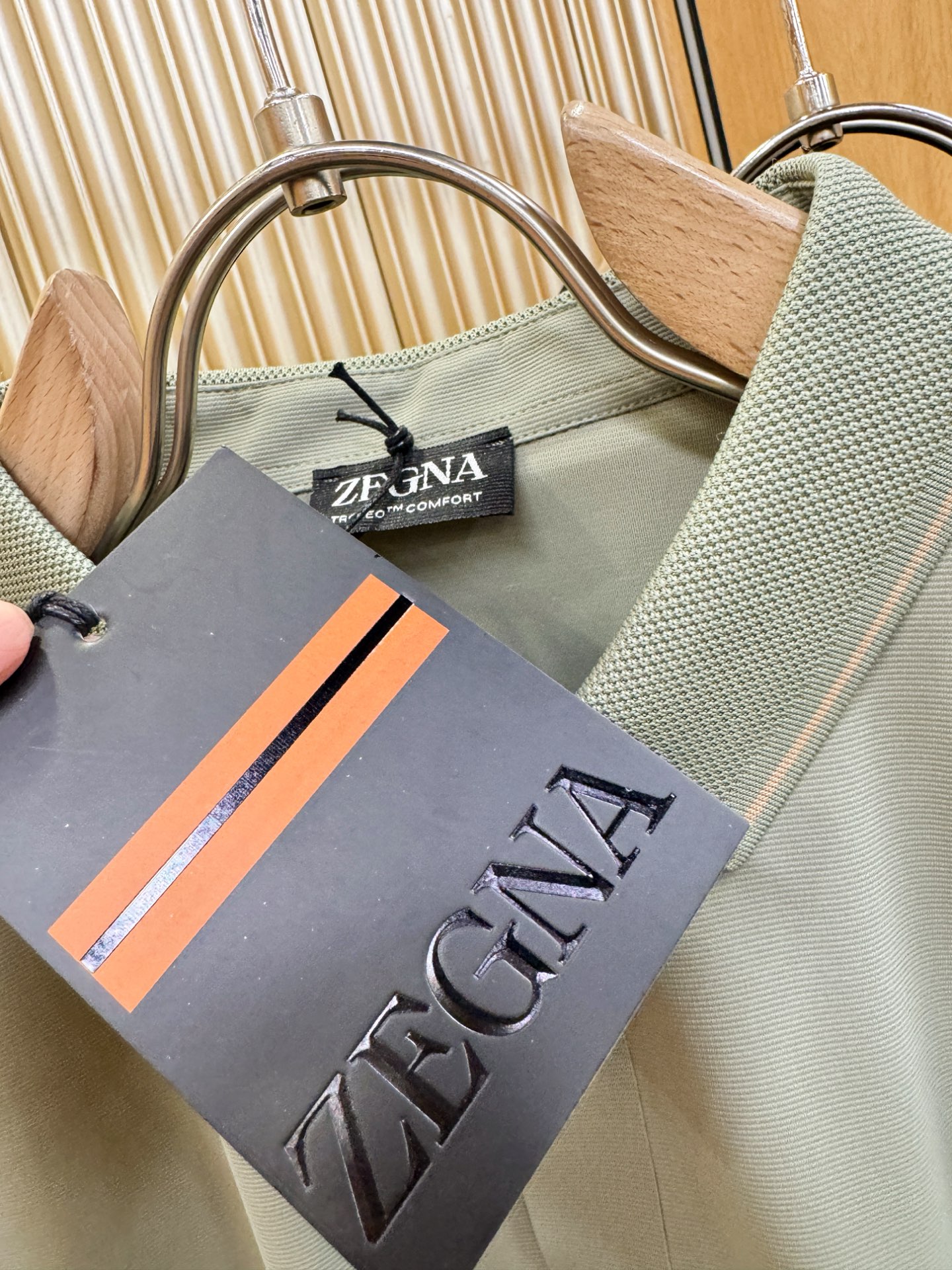 Ermenegildo zeg*a杰*亚 2026春夏新款首发专柜最新款翻领短袖，冰丝面料，清爽透气。高