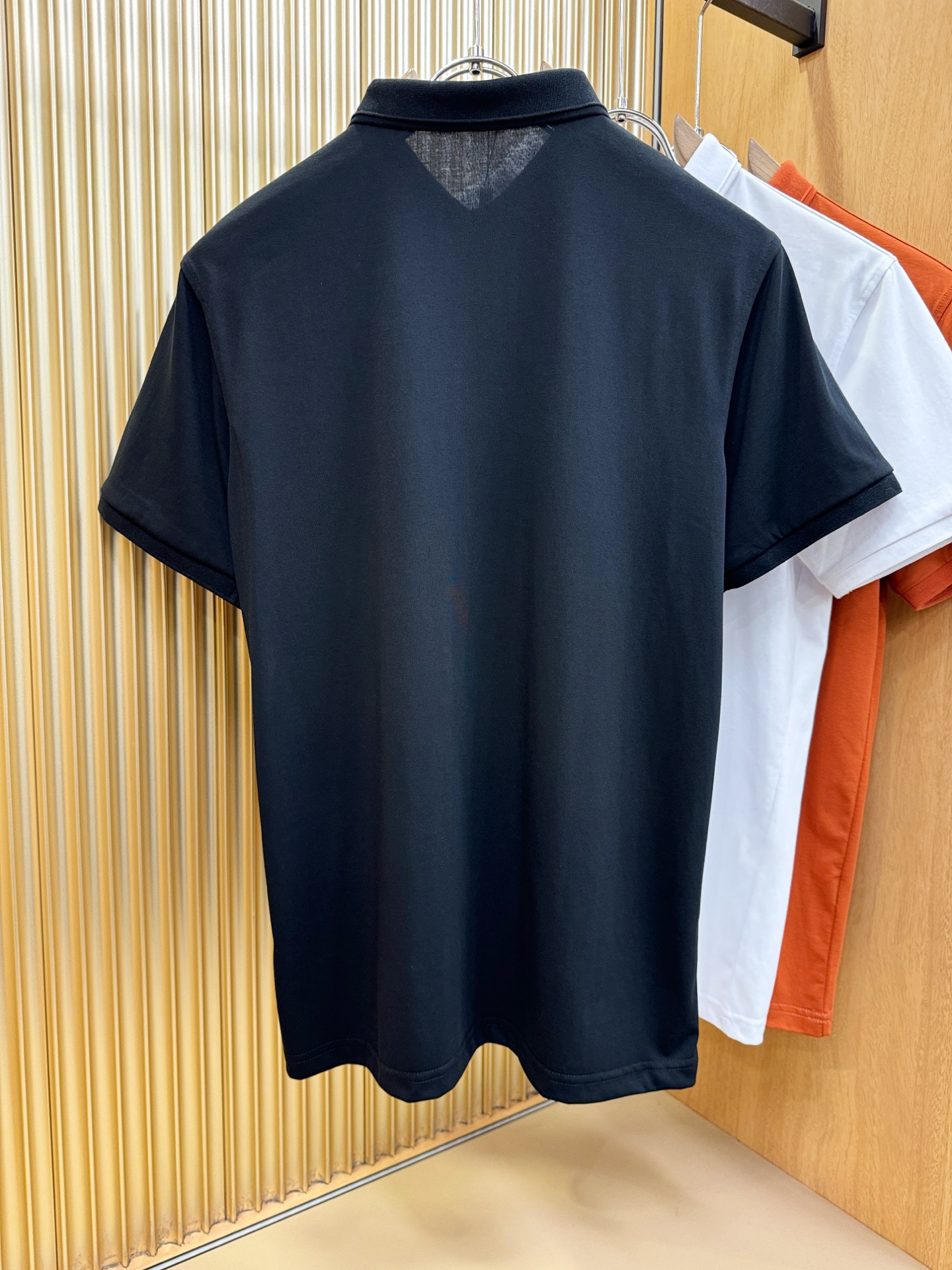 Dior迪奥 2026春夏新款首发专柜最新款翻领短袖，定制面料，高端订制 设计前卫时尚！品牌logo重工