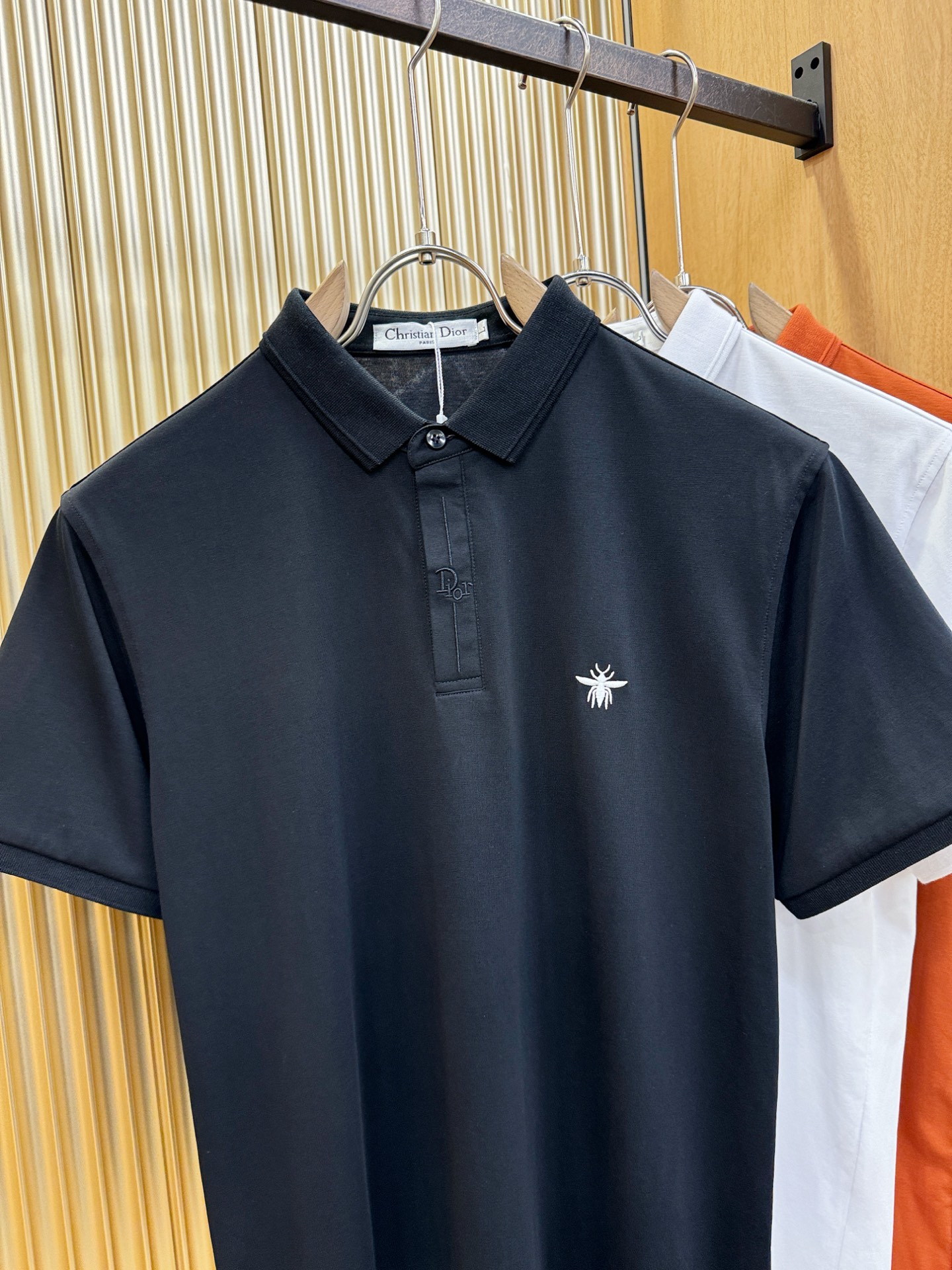 Dior迪奥 2026春夏新款首发专柜最新款翻领短袖，定制面料，高端订制 设计前卫时尚！品牌logo重工