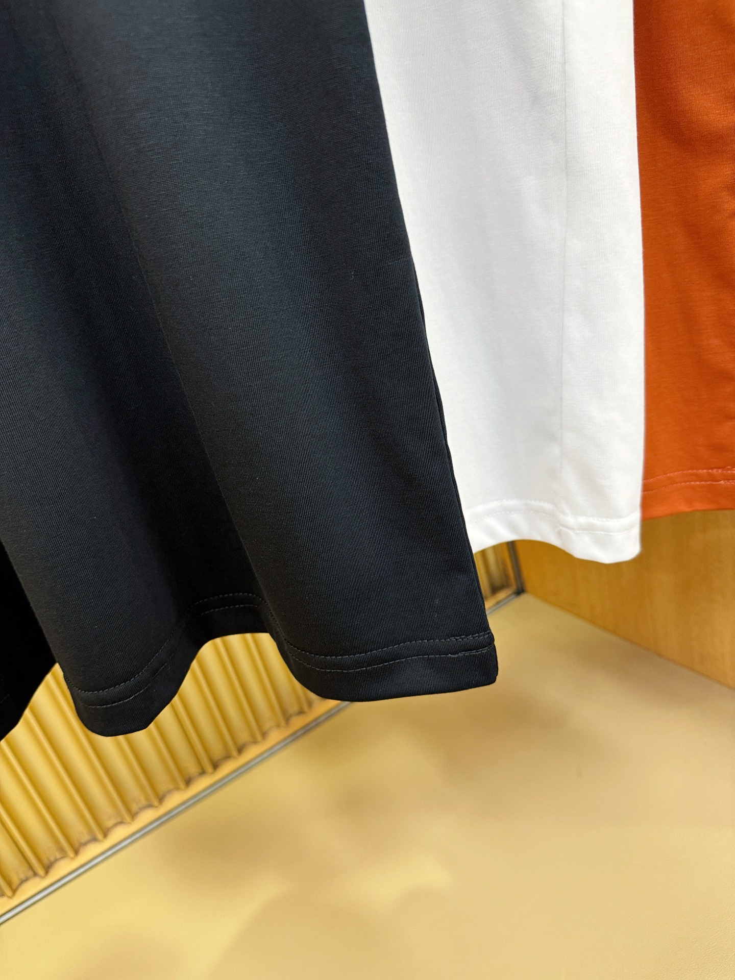 Dior迪奥 2026春夏新款首发专柜最新款翻领短袖，定制面料，高端订制 设计前卫时尚！品牌logo重工