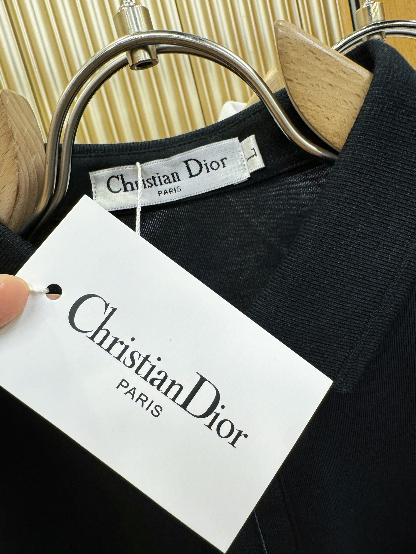 Dior迪奥 2026春夏新款首发专柜最新款翻领短袖，定制面料，高端订制 设计前卫时尚！品牌logo重工