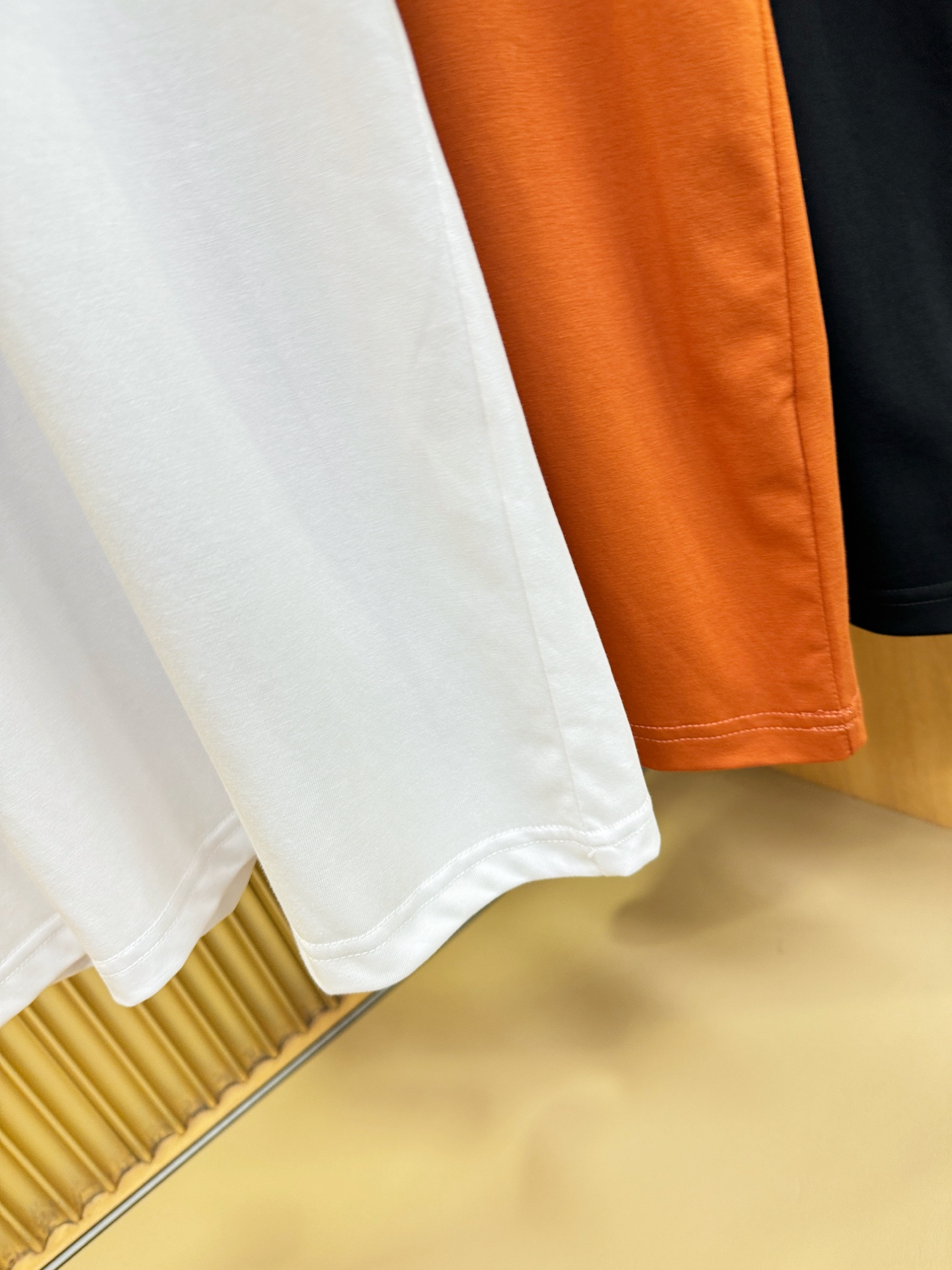 Dior迪奥 2026春夏新款首发专柜最新款翻领短袖，定制面料，高端订制 设计前卫时尚！品牌logo重工