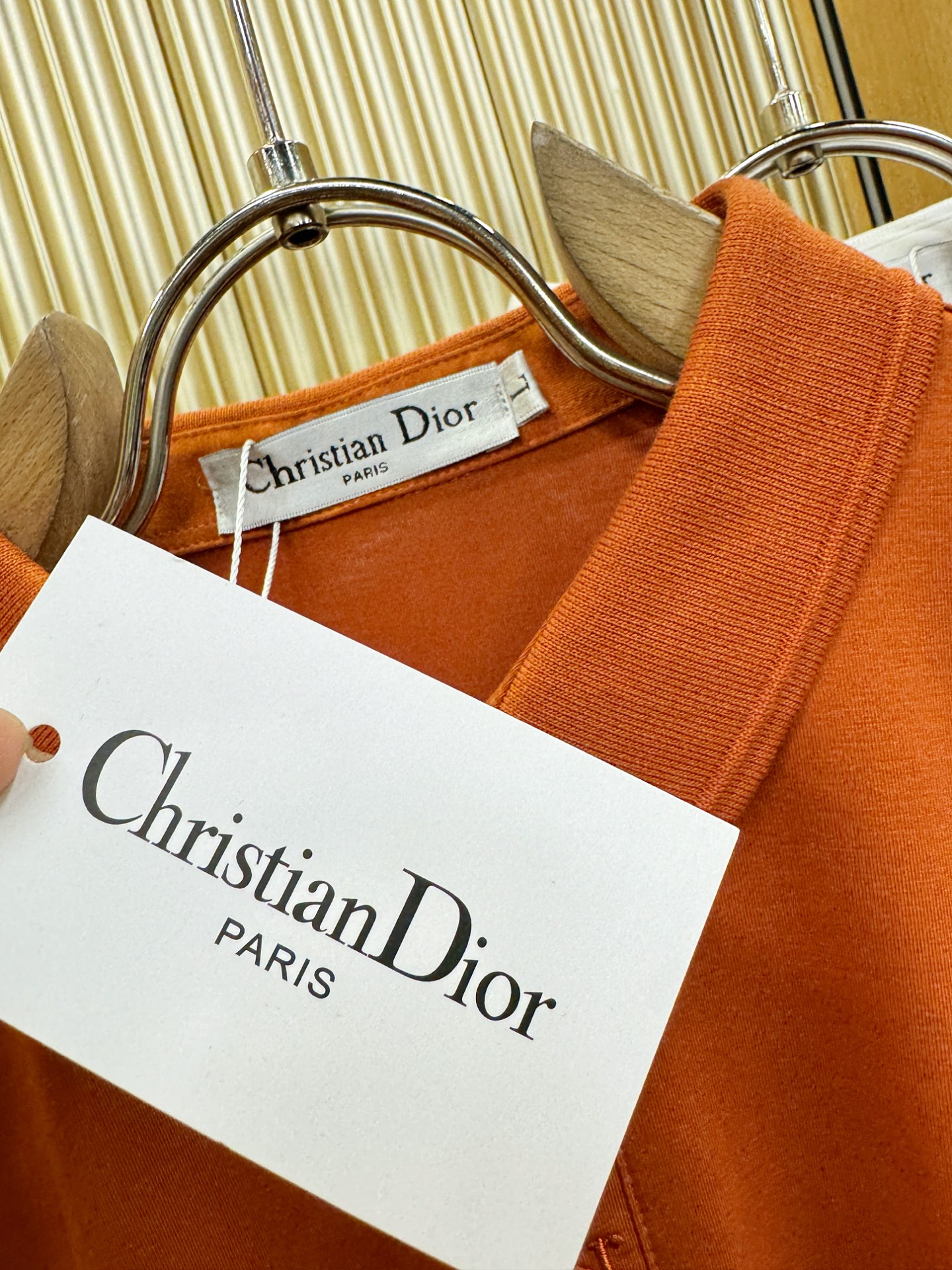 Dior迪奥 2026春夏新款首发专柜最新款翻领短袖，定制面料，高端订制 设计前卫时尚！品牌logo重工