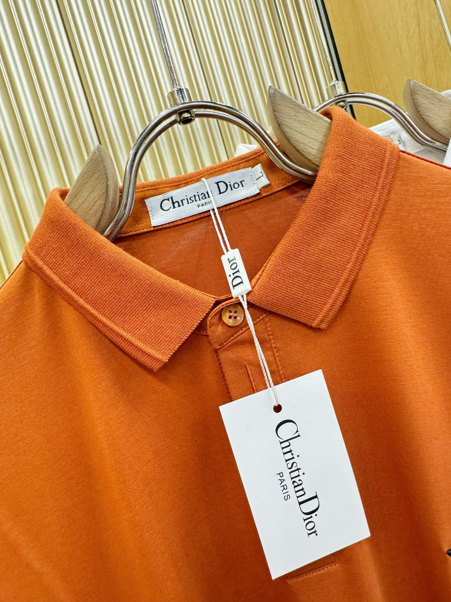 Dior迪奥 2026春夏新款首发专柜最新款翻领短袖，定制面料，高端订制 设计前卫时尚！品牌logo重工