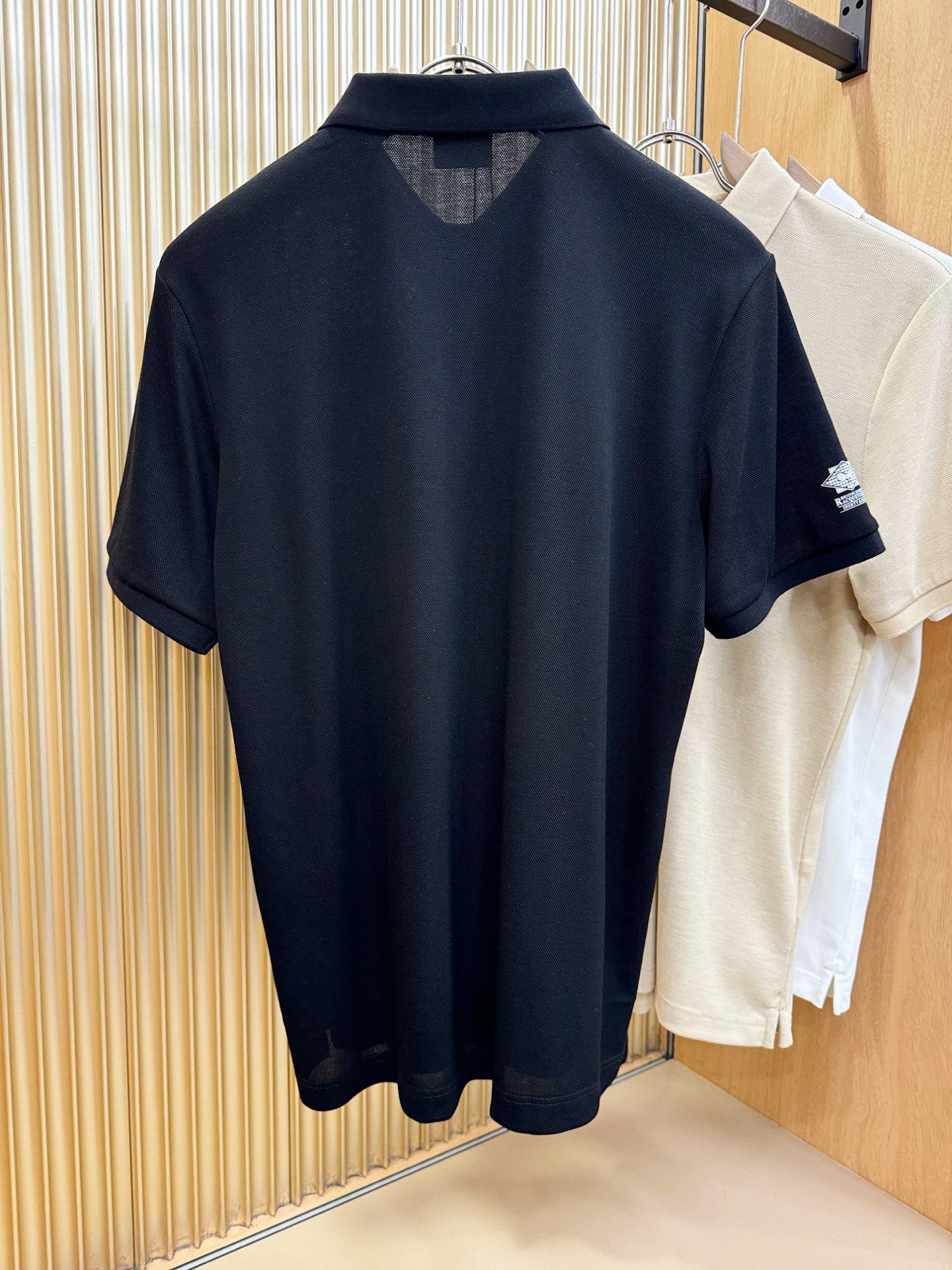 loro Piana诺悠翩雅 2026春夏新款首发专柜最新款翻领短袖，100%双丝光珠地棉面料，高端订制