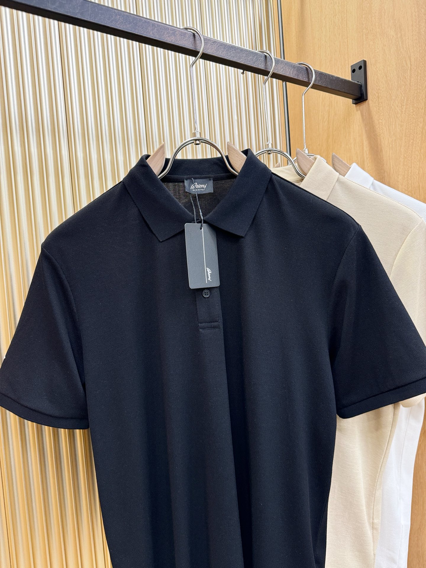 loro Piana诺悠翩雅 2026春夏新款首发专柜最新款翻领短袖，100%双丝光珠地棉面料，高端订制