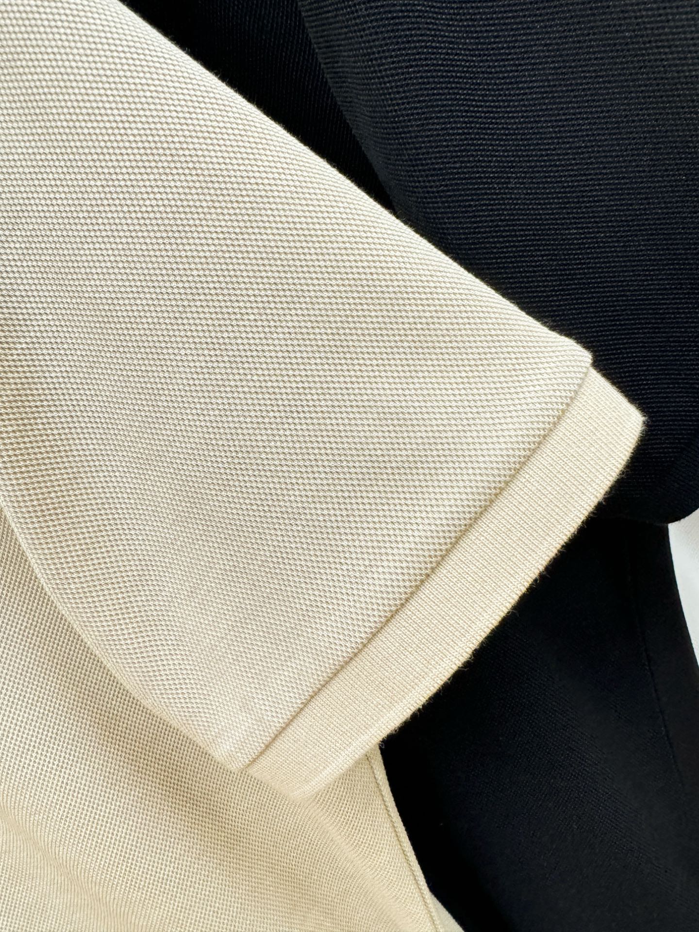 loro Piana诺悠翩雅 2026春夏新款首发专柜最新款翻领短袖，100%双丝光珠地棉面料，高端订制