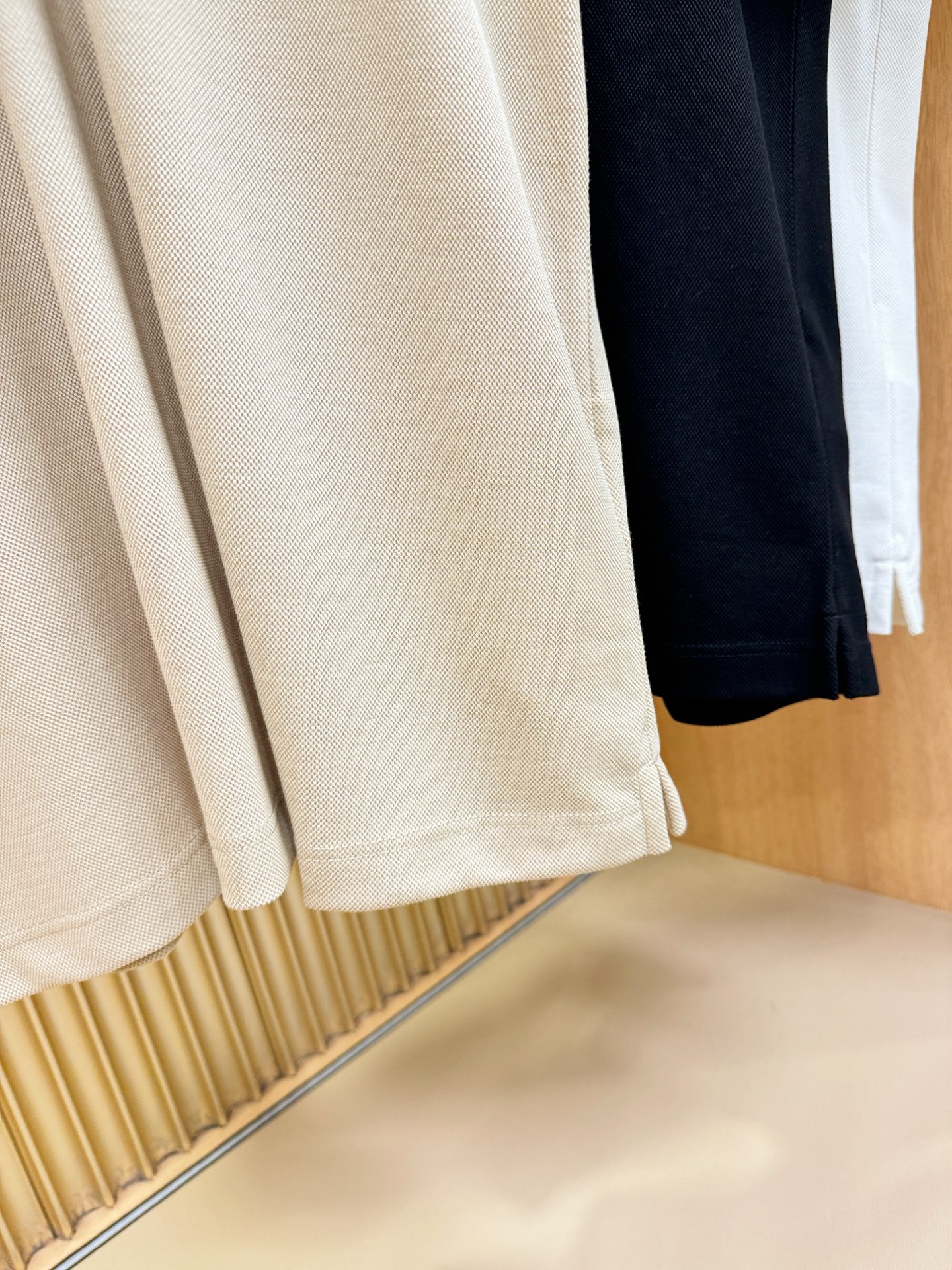 loro Piana诺悠翩雅 2026春夏新款首发专柜最新款翻领短袖，100%双丝光珠地棉面料，高端订制