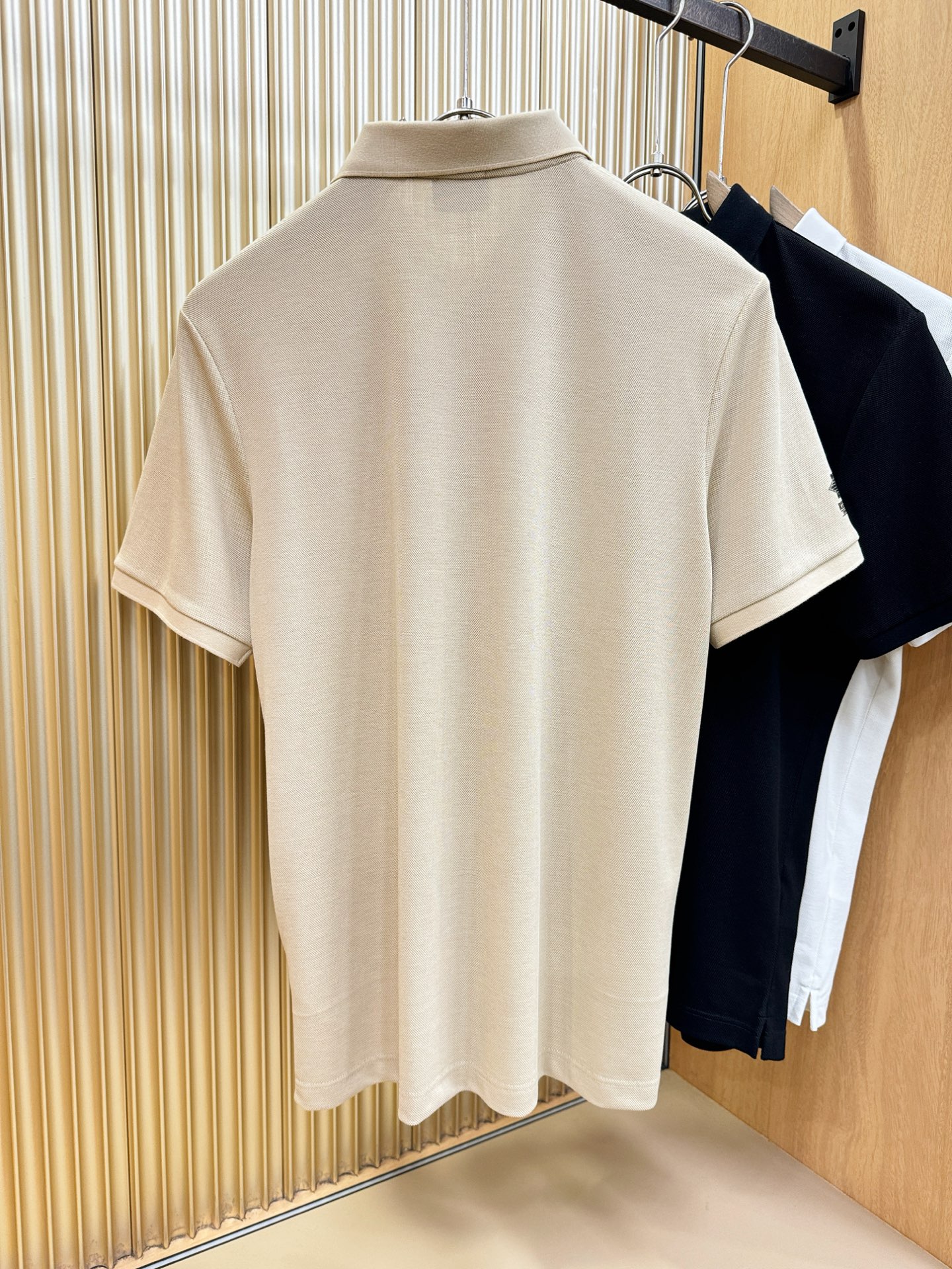 loro Piana诺悠翩雅 2026春夏新款首发专柜最新款翻领短袖，100%双丝光珠地棉面料，高端订制