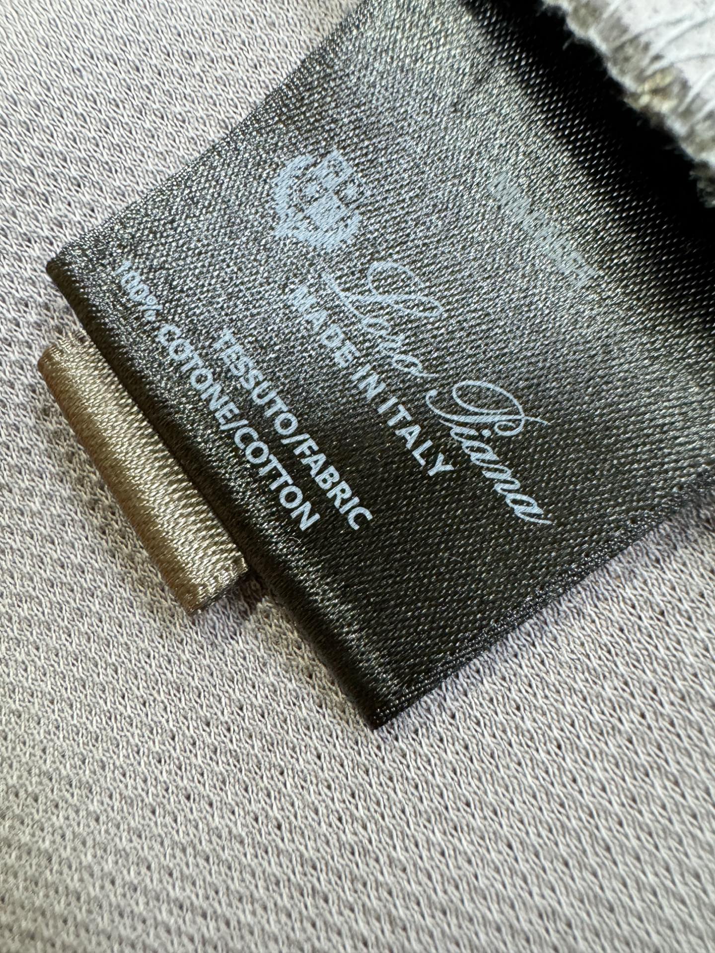 loro Piana诺悠翩雅 2026春夏新款首发专柜最新款翻领短袖，100%双丝光珠地棉面料，高端订制