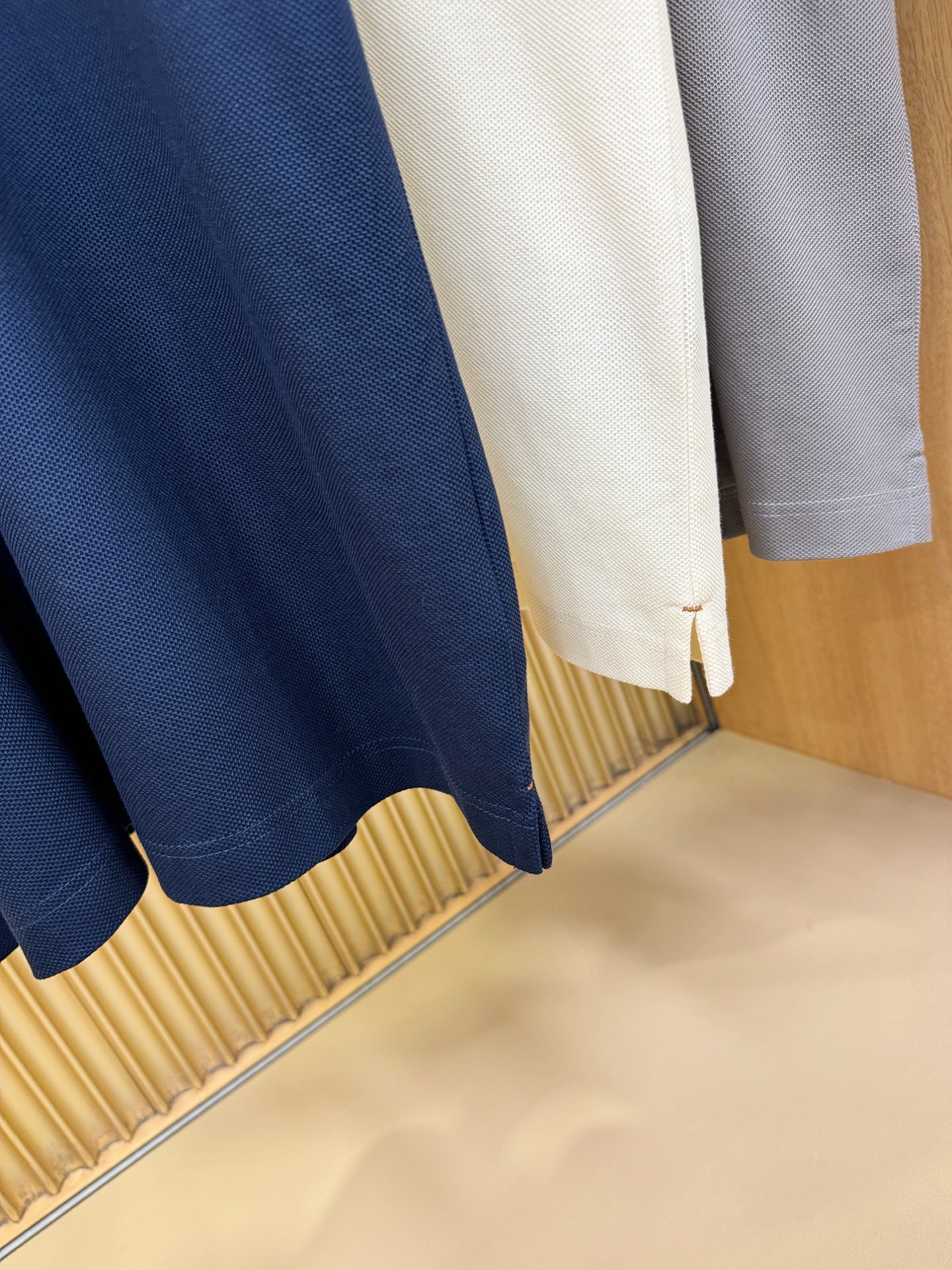 loro Piana诺悠翩雅 2026春夏新款首发专柜最新款翻领短袖，100%双丝光珠地棉面料，高端订制