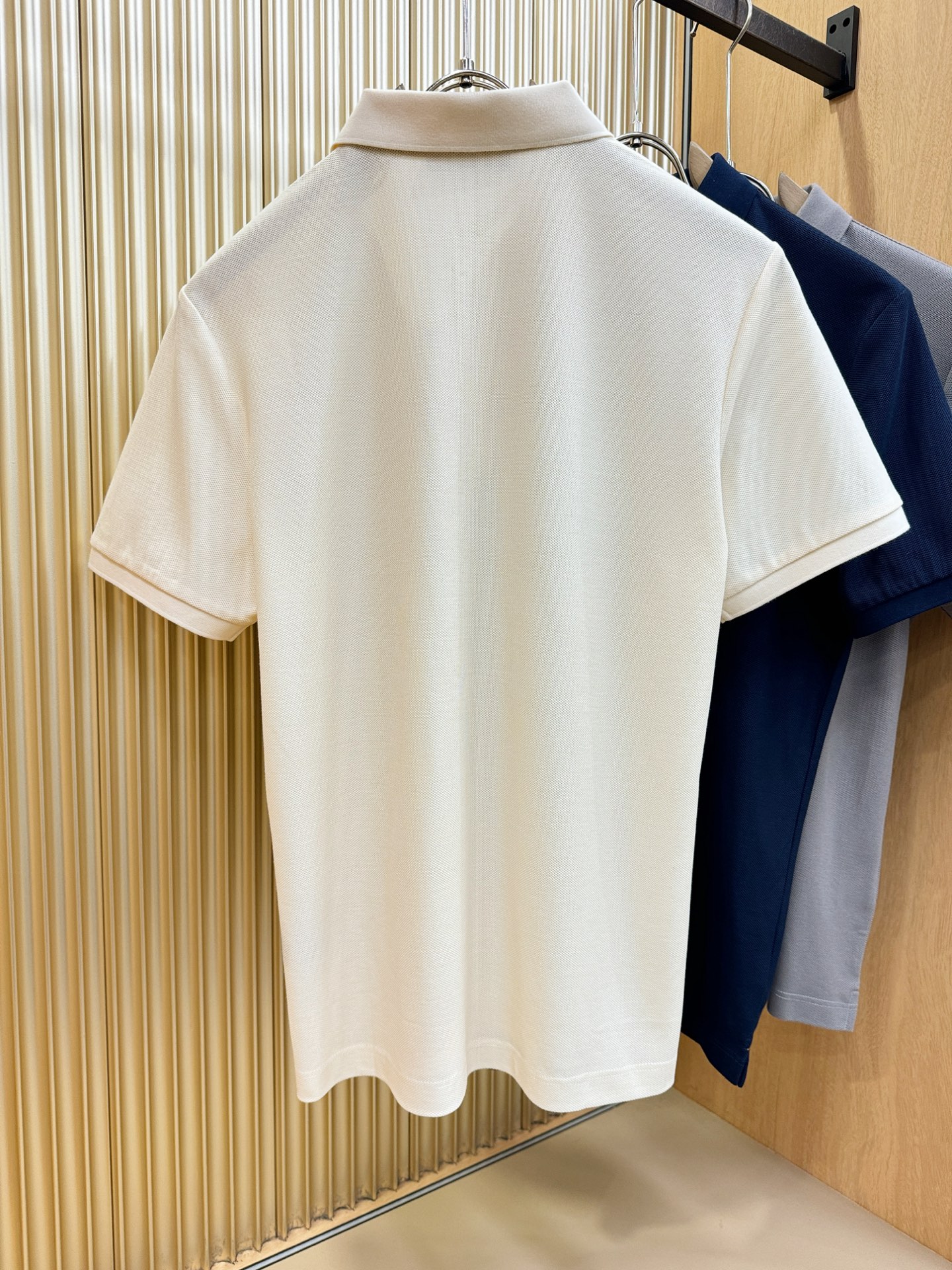 loro Piana诺悠翩雅 2026春夏新款首发专柜最新款翻领短袖，100%双丝光珠地棉面料，高端订制