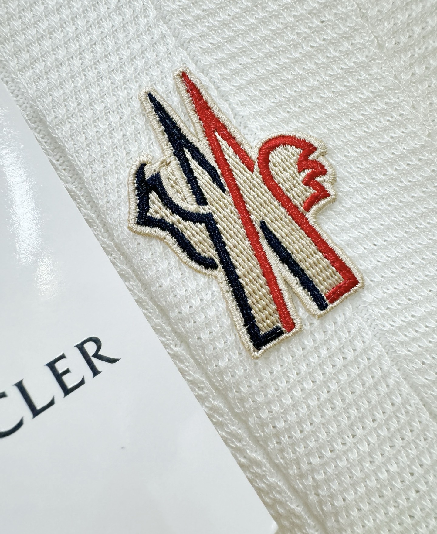 Moncler蒙口 2026春夏新品针织短袖，进口针织面料，手感柔软。顶级进口私货，时尚设计潮流短袖针织