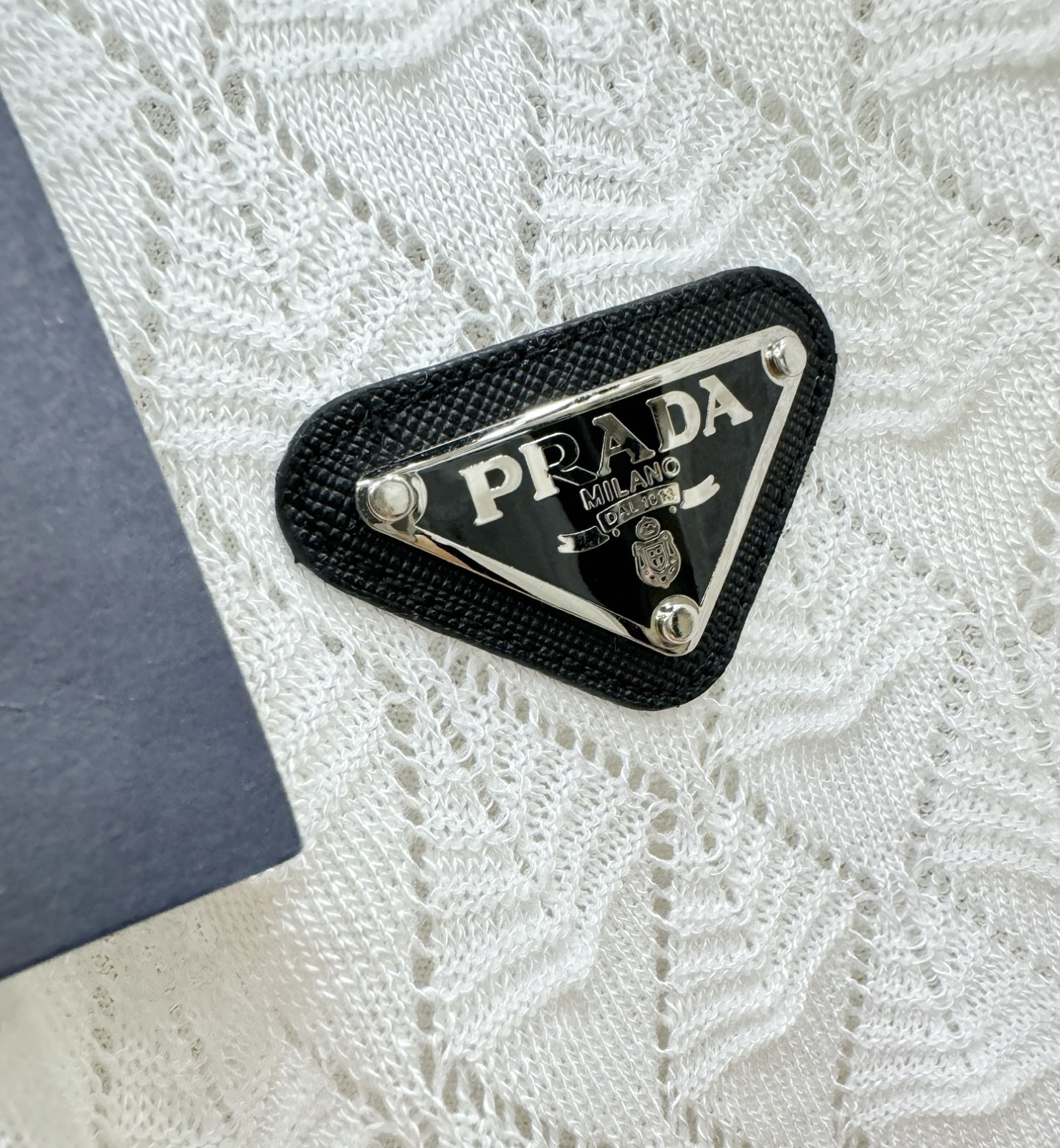 PRADA 普拉达 2026春夏新品针织短袖，进口针织面料，手感柔软。顶级进口私货，时尚设计潮流短袖针织