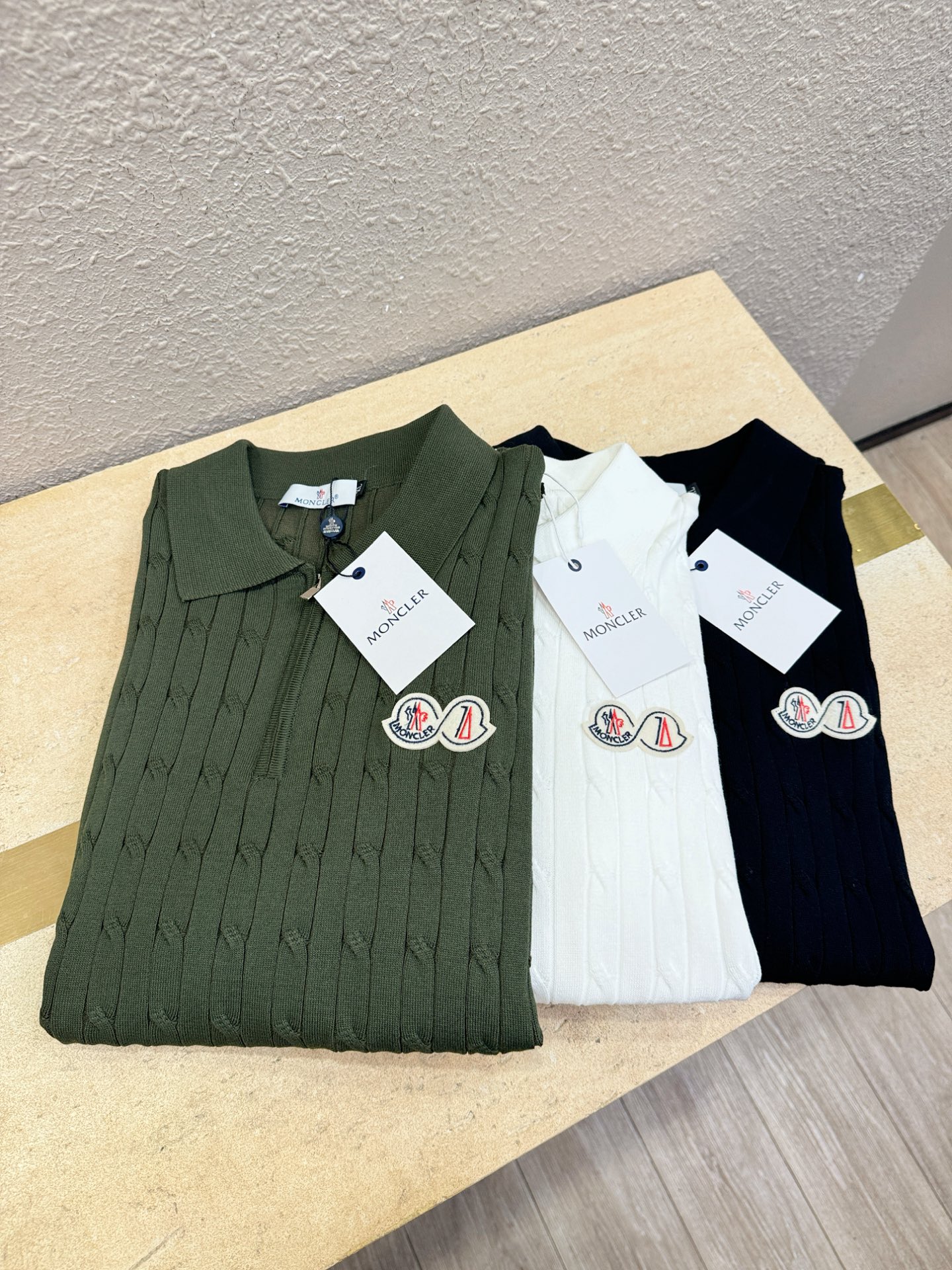 Moncler蒙口 2026春夏新品针织短袖，翻领针织面料，手感柔软。顶级进口私货，时尚设计潮流短袖针织