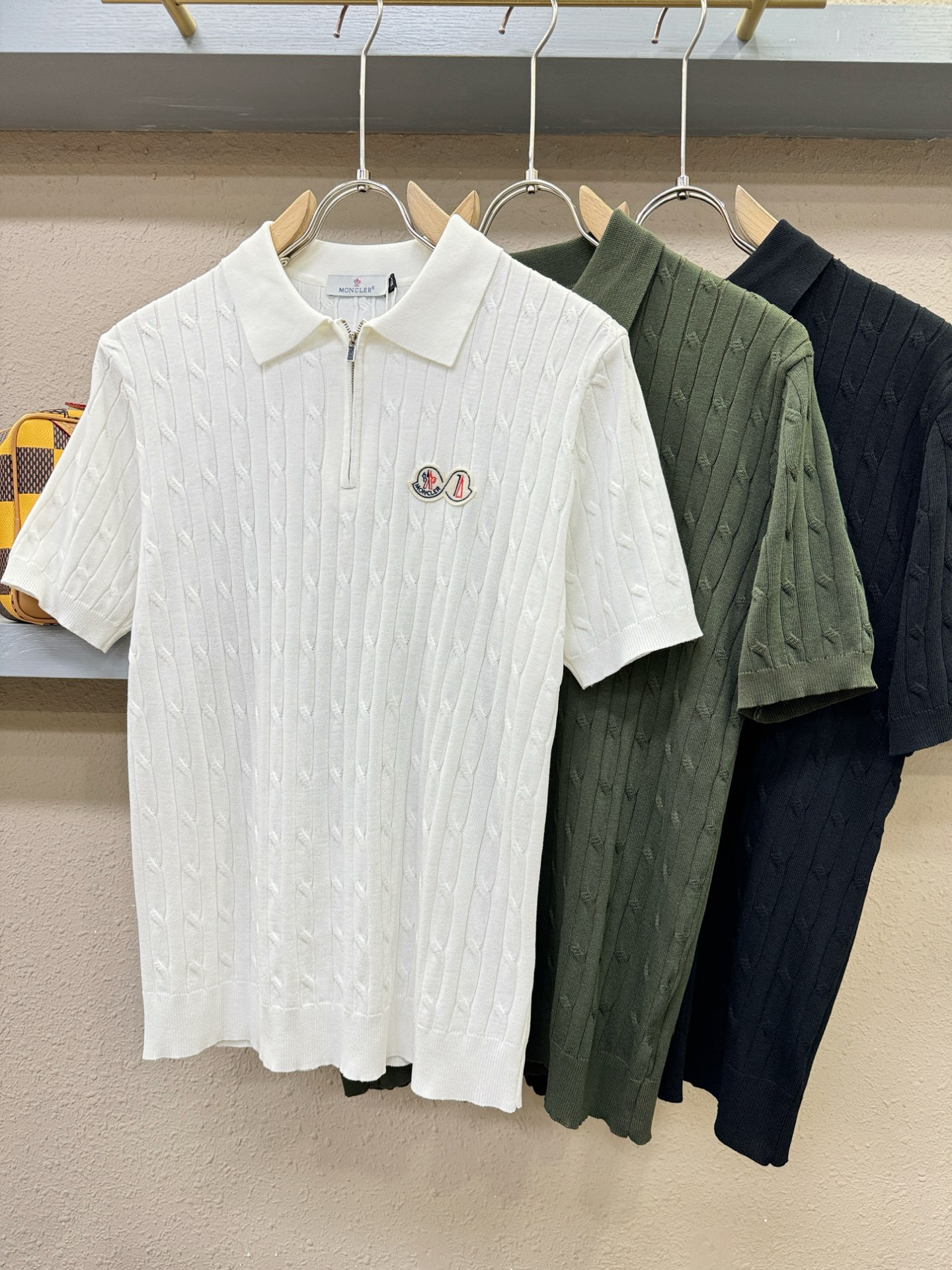 Moncler蒙口 2026春夏新品针织短袖，翻领针织面料，手感柔软。顶级进口私货，时尚设计潮流短袖针织