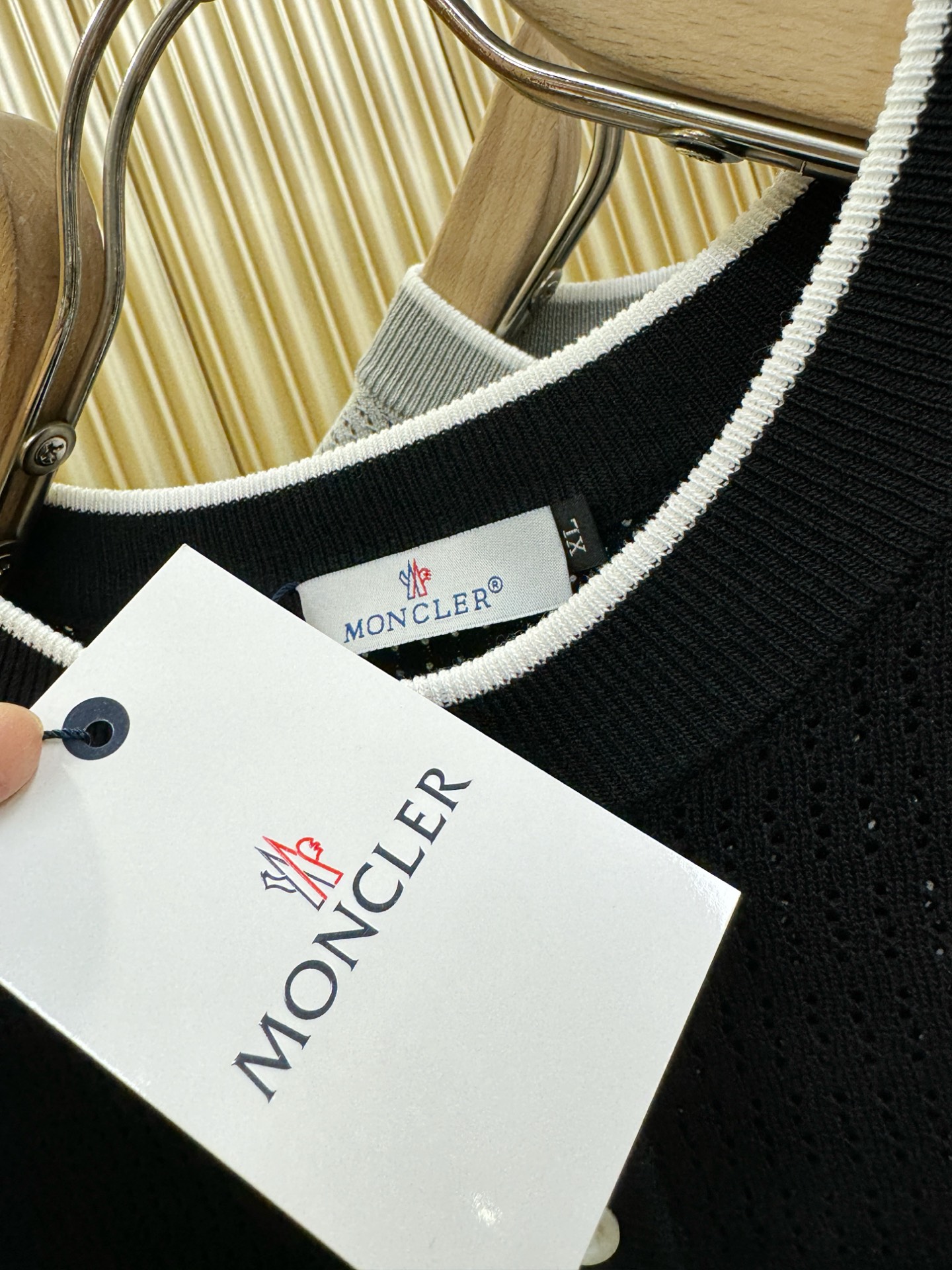 Moncler蒙口 2026春夏新品针织短袖，针织面料，手感柔软。顶级进口私货，时尚设计潮流短袖针织衫，不失奢华 品质毋