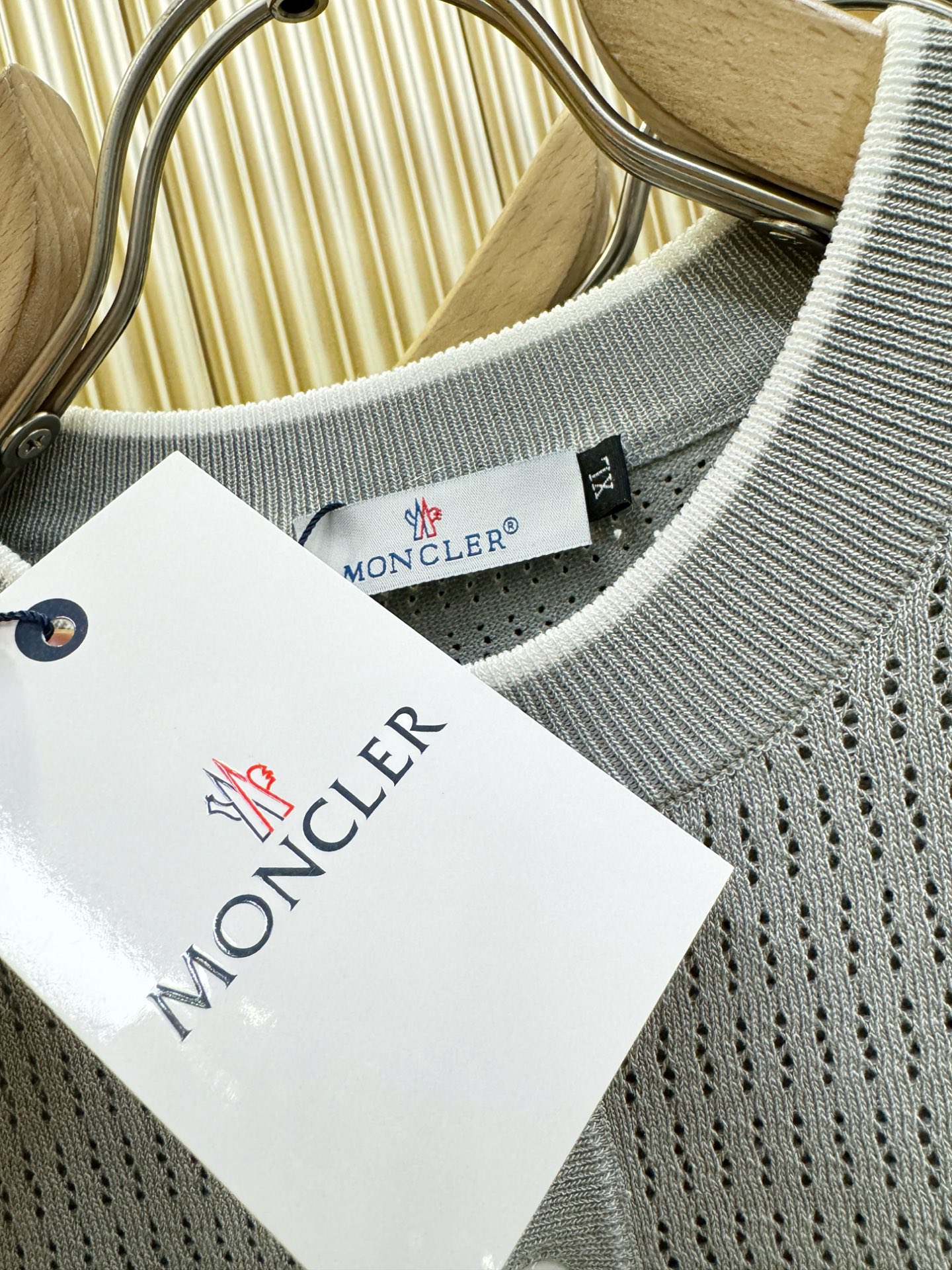 Moncler蒙口 2026春夏新品针织短袖，针织面料，手感柔软。顶级进口私货，时尚设计潮流短袖针织衫，不失奢华 品质毋