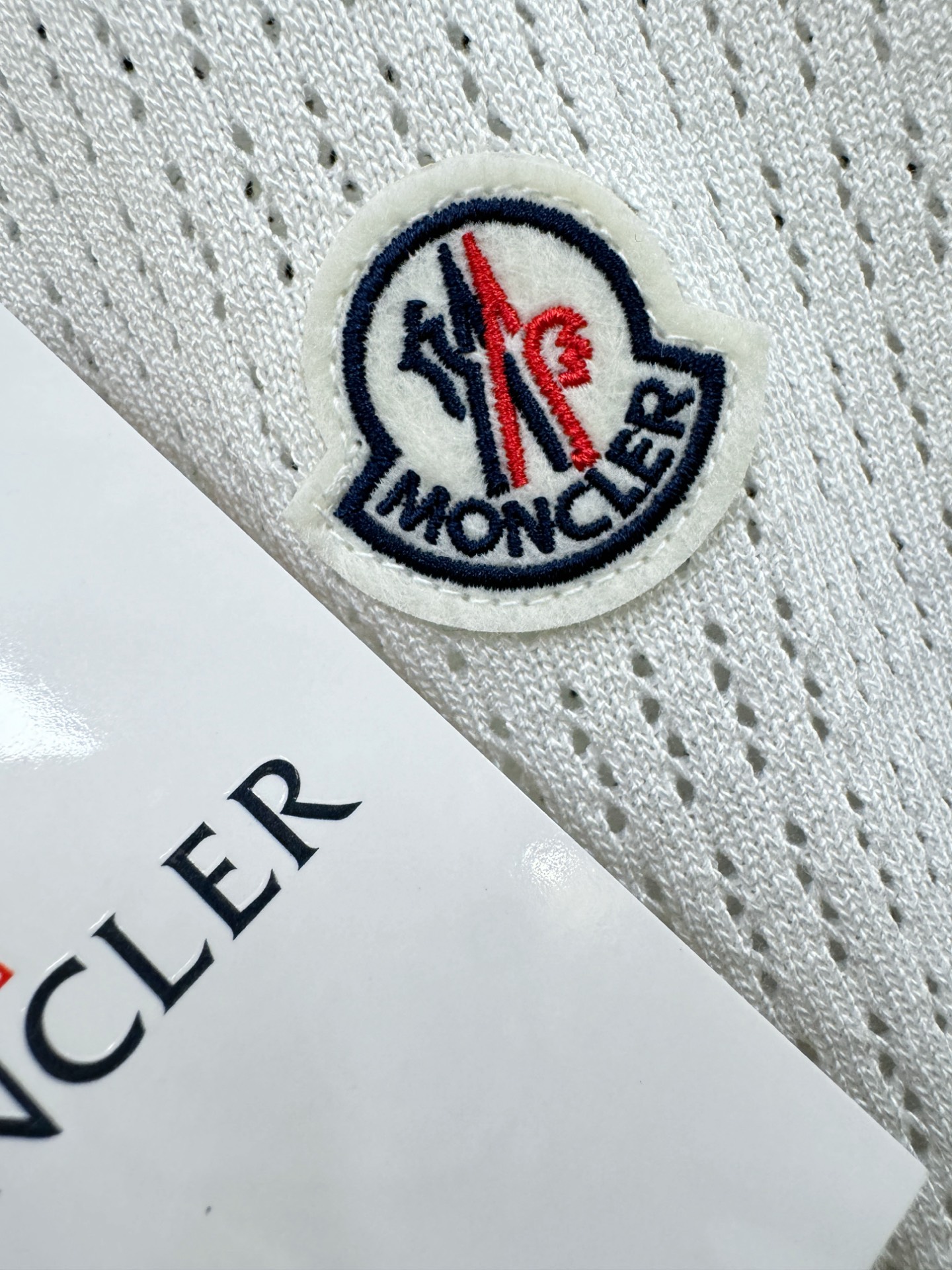 Moncler蒙口 2026春夏新品针织短袖，针织面料，手感柔软。顶级进口私货，时尚设计潮流短袖针织衫，不失奢华 品质毋