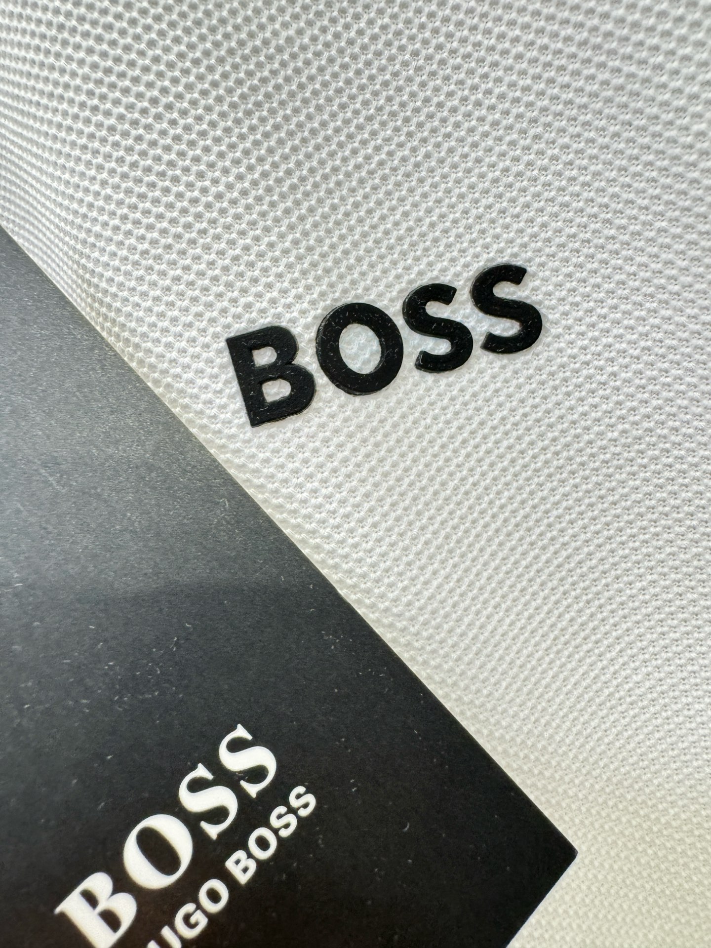Boss 2026新款短袖T恤！走秀图案时尚休闲短袖T恤衫！设计logo设计！极具设计精选客供面料，手感