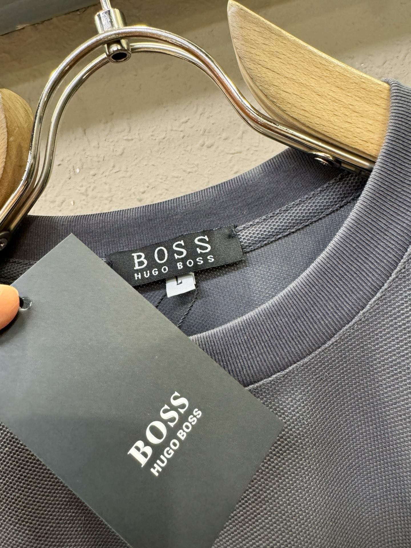 Boss 2026新款短袖T恤！走秀图案时尚休闲短袖T恤衫！设计logo设计！极具设计精选客供面料，手感