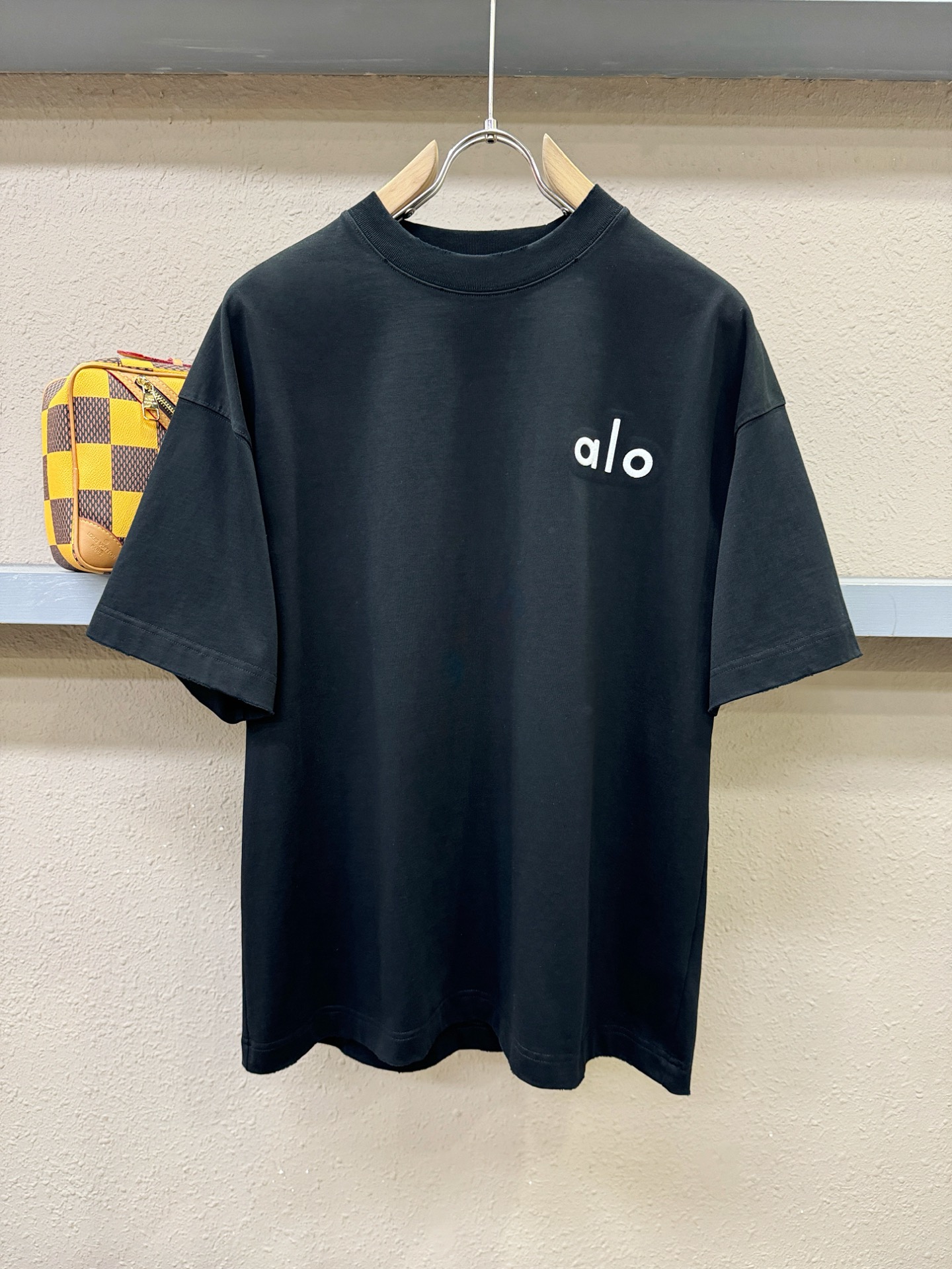 ALO 2026新款短袖T恤！走秀图案时尚休闲短袖T恤衫！设计logo设计！极具设计精选客供面料，手感柔