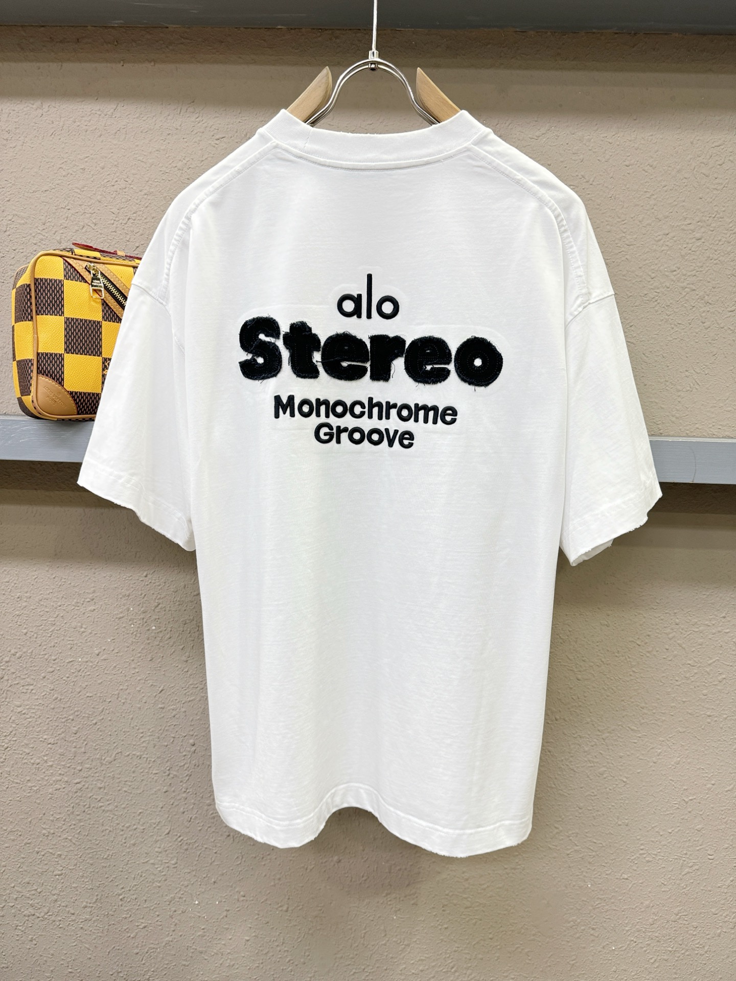 ALO 2026新款短袖T恤！走秀图案时尚休闲短袖T恤衫！设计logo设计！极具设计精选客供面料，手感柔