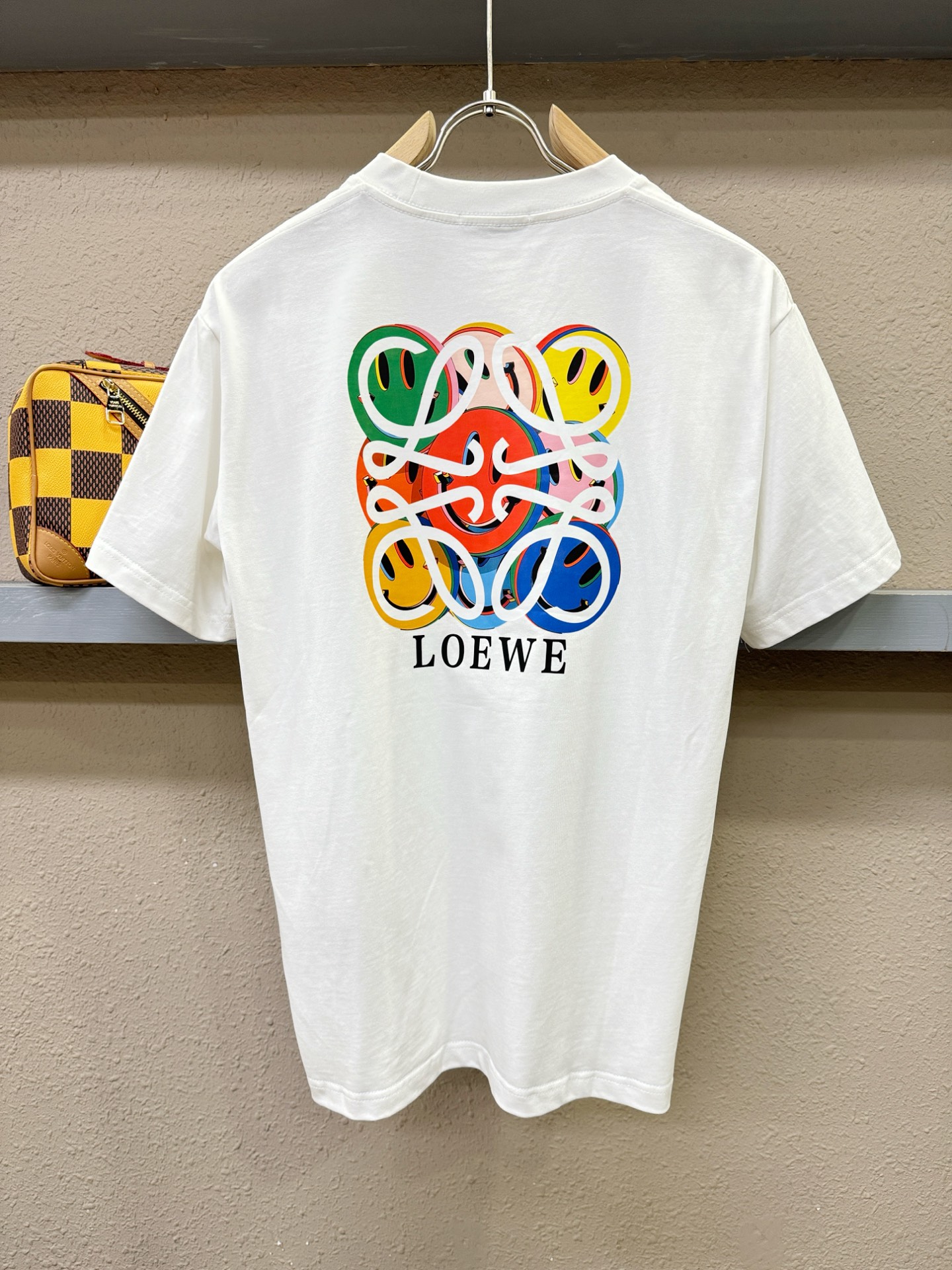 LOEWE罗意威  2026新款短袖T恤！男女同款！走秀图案时尚休闲短袖T恤衫！设计logo设计！极具设