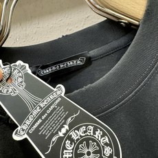 (最大可穿240斤) CHROME HEARTS 克罗心 2026春夏新款短袖T恤!走秀图案时尚休闲短袖 (最大可穿240斤) CHROME HEARTS 克罗心 2026春夏新款短袖T恤!走秀图案时尚休闲短袖