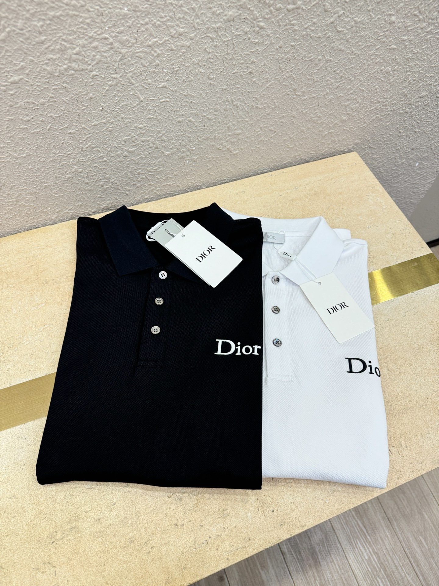 Dior迪奥 2026春夏新款首发专柜最新款翻领短袖，高端订制 设计前卫时尚！品牌logo重工艺设计 手