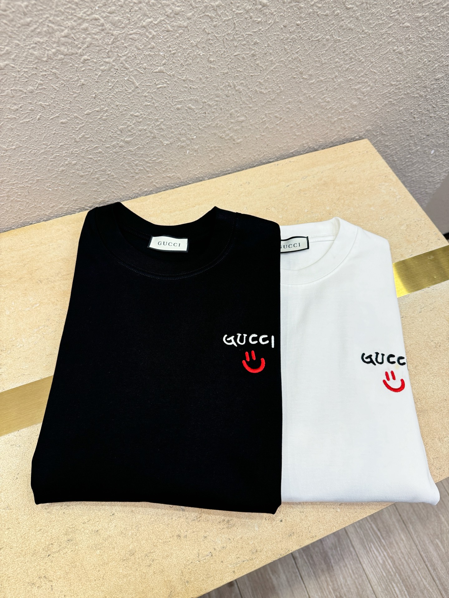 Gucci古奇 2026新款短袖T恤！男女同款！走秀图案时尚休闲短袖T恤衫！设计logo设计！极具设计精