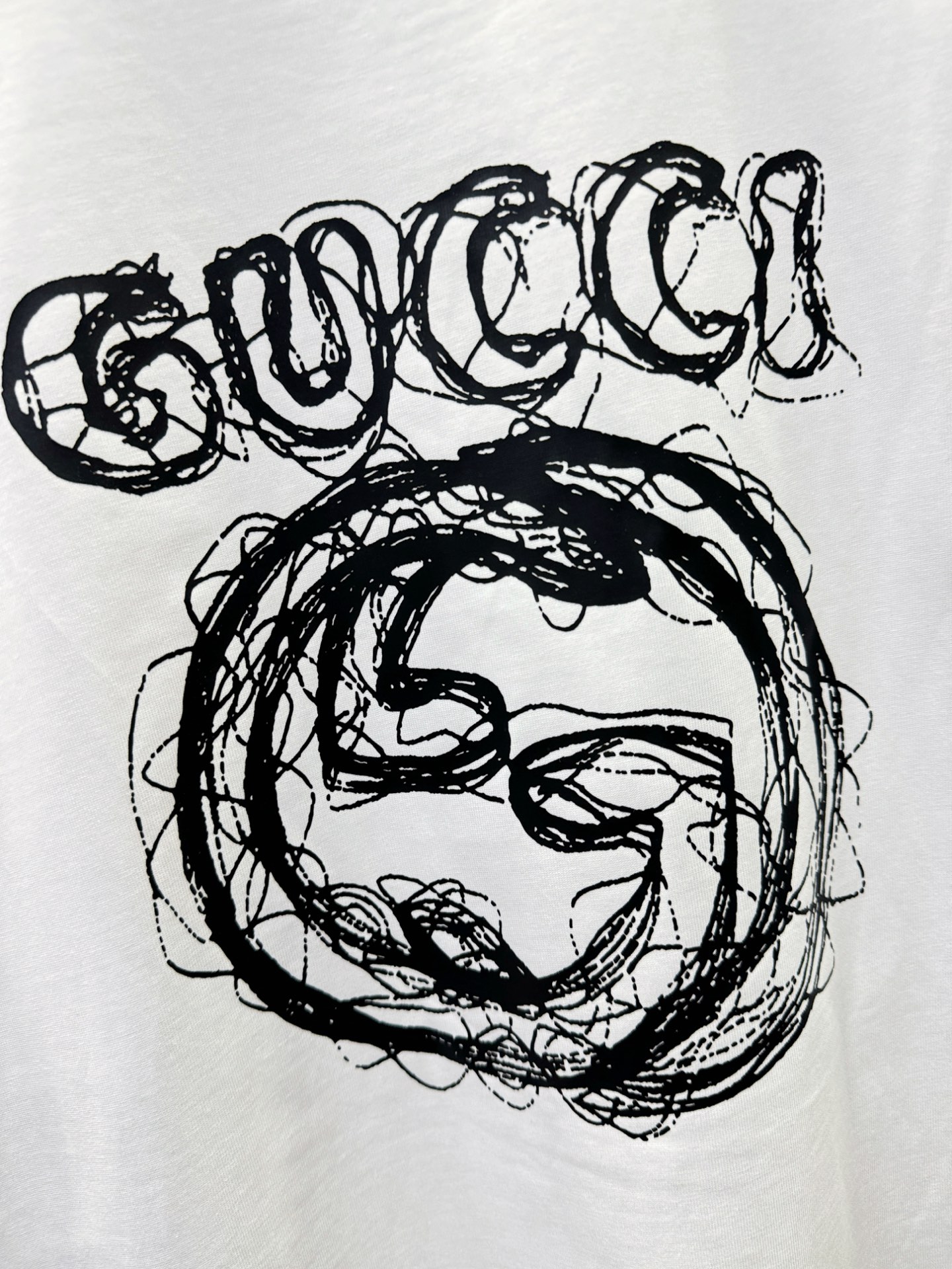 Gucci古奇 2026新款短袖T恤！男女同款！走秀图案时尚休闲短袖T恤衫！设计logo设计！极具设计精