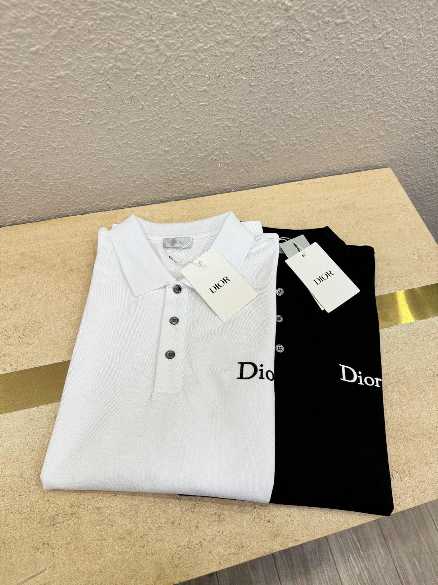 Dior迪奥 2026春夏新款首发专柜最新款翻领短袖，高端订制 设计前卫时尚！品牌logo重工艺设计 手