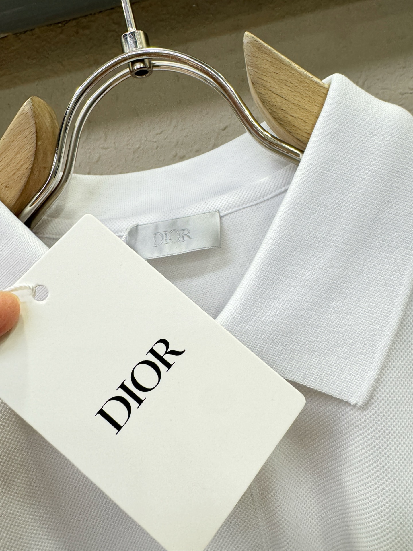 Dior迪奥 2026春夏新款首发专柜最新款翻领短袖，高端订制 设计前卫时尚！品牌logo重工艺设计 手