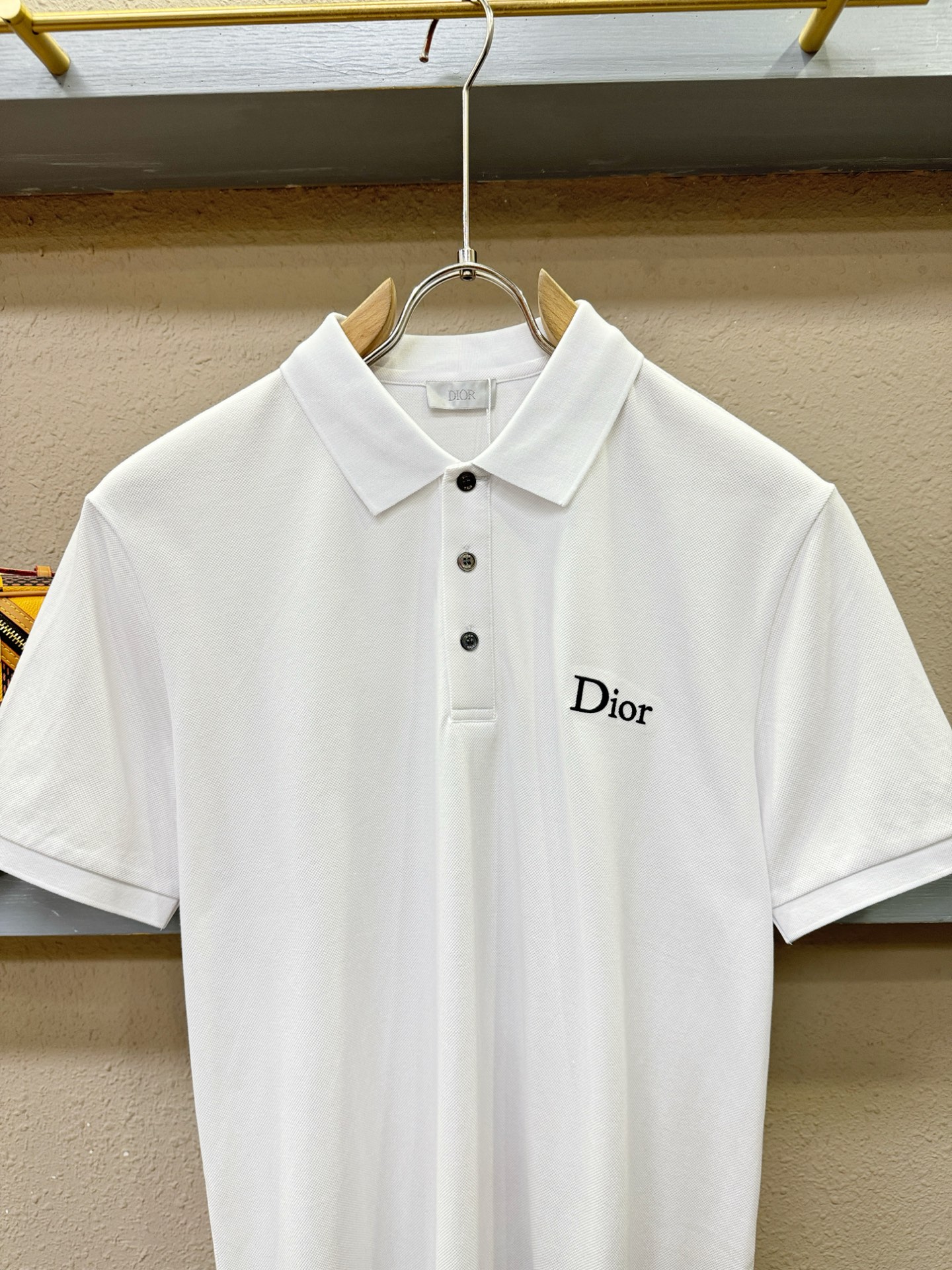 Dior迪奥 2026春夏新款首发专柜最新款翻领短袖，高端订制 设计前卫时尚！品牌logo重工艺设计 手