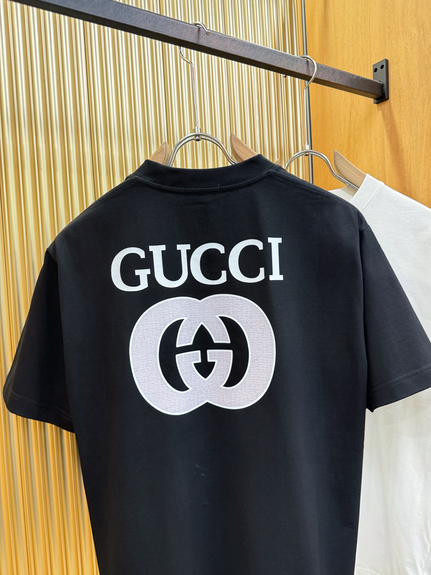 Gucci古奇2026新款短袖T恤！男女同款！走秀图案时尚休闲短袖T恤衫！设计logo设计！极具设计精选