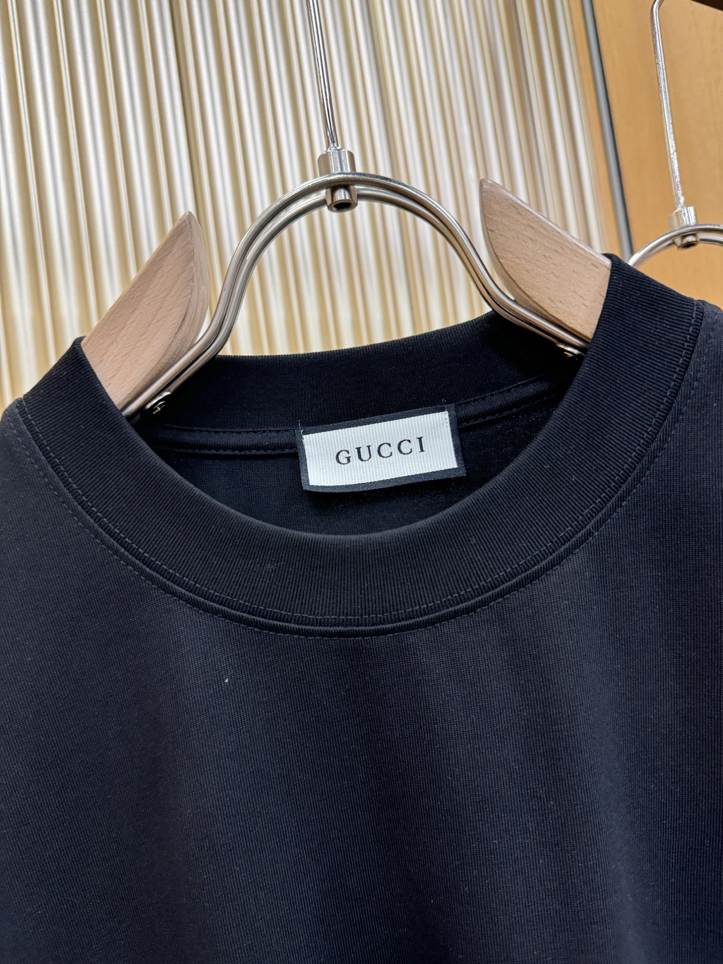 Gucci古奇2026新款短袖T恤！男女同款！走秀图案时尚休闲短袖T恤衫！设计logo设计！极具设计精选